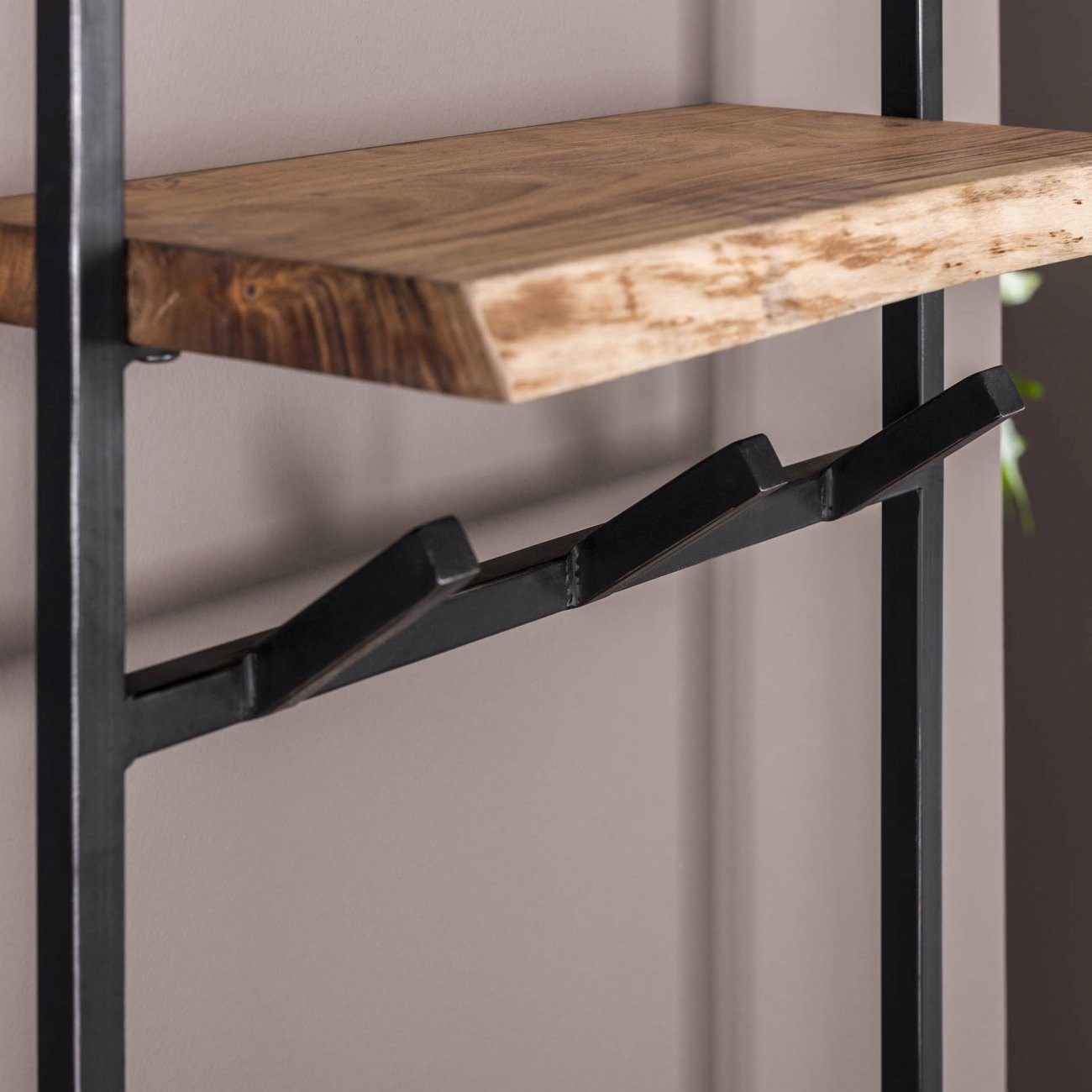 Feeling4Home Garderobe Natredja - Akazienholz massiv Natur, Hutablage & 6 Haken, Ablagefläche mit natürlicher Baumkante