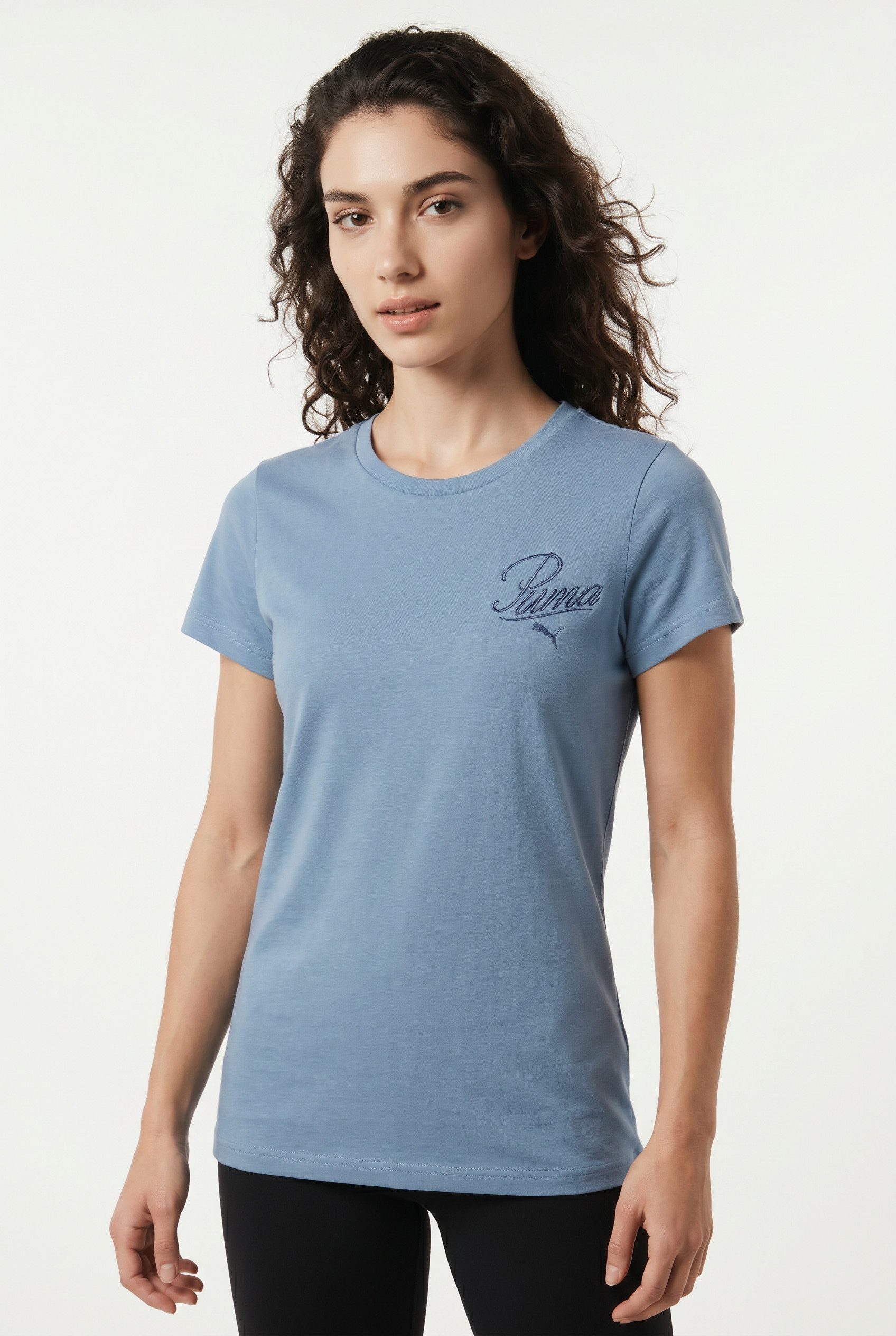 PUMA T-Shirt ESS SCRIPT TEE Regular Fit, sportlicher Stil, mit Grafikstickerei und Print