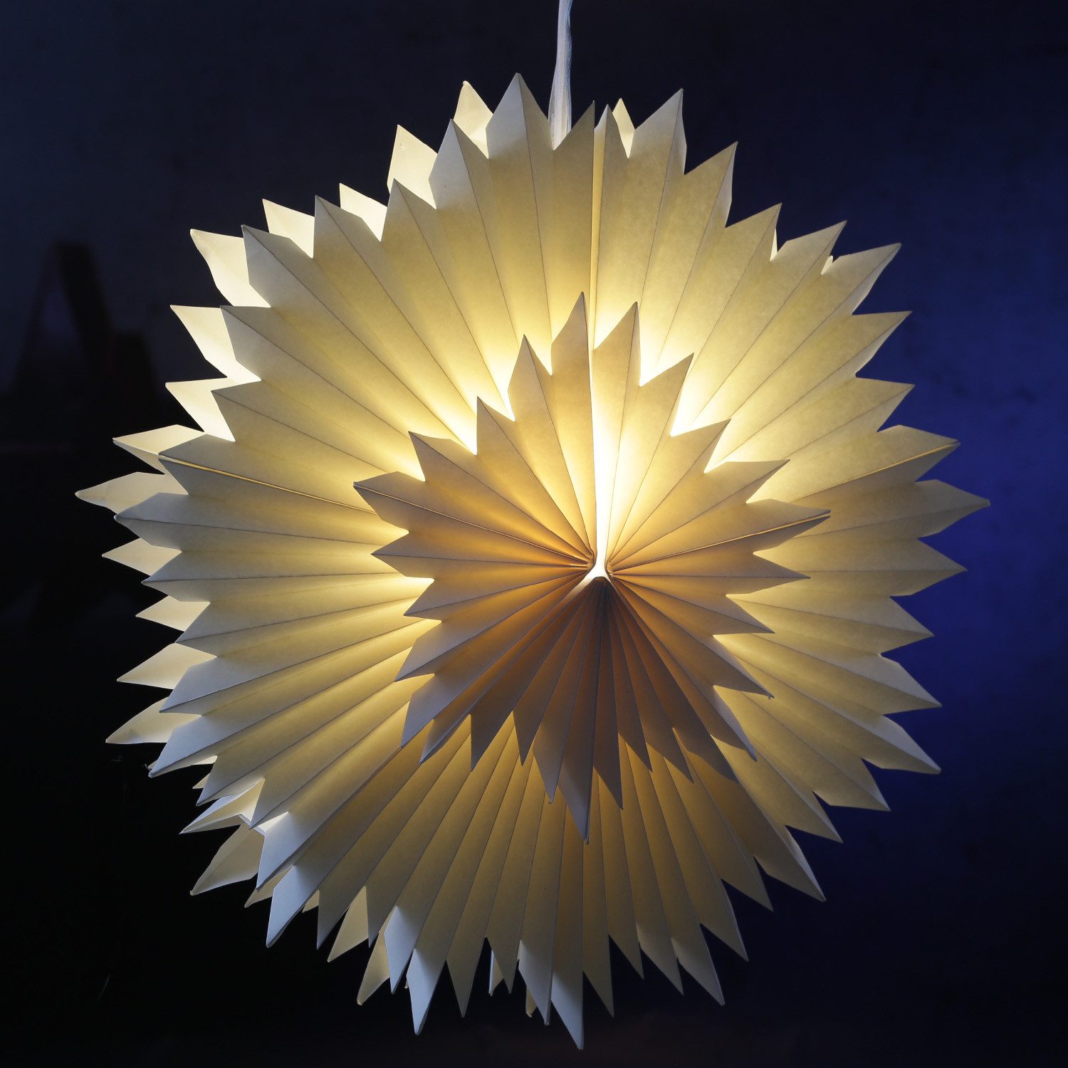 MARELIDA LED Stern LED Papierstern EISBLUME Weihnachtsstern Faltstern beleuchtet 60cm, LED Classic, warmweiß (2100K bis 3000K)