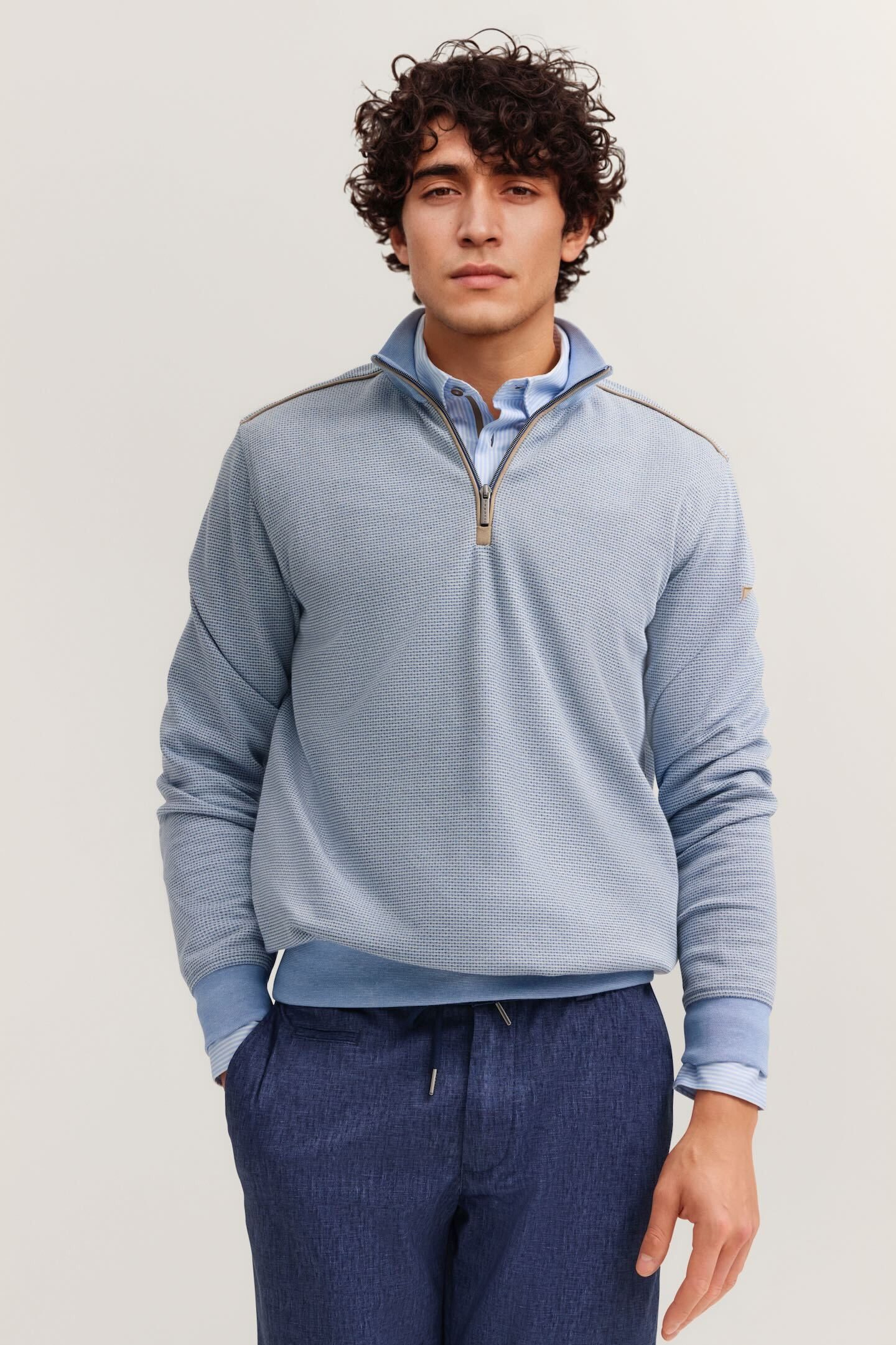 bugatti Troyer Zeitlos im Materialmix Modern Fit