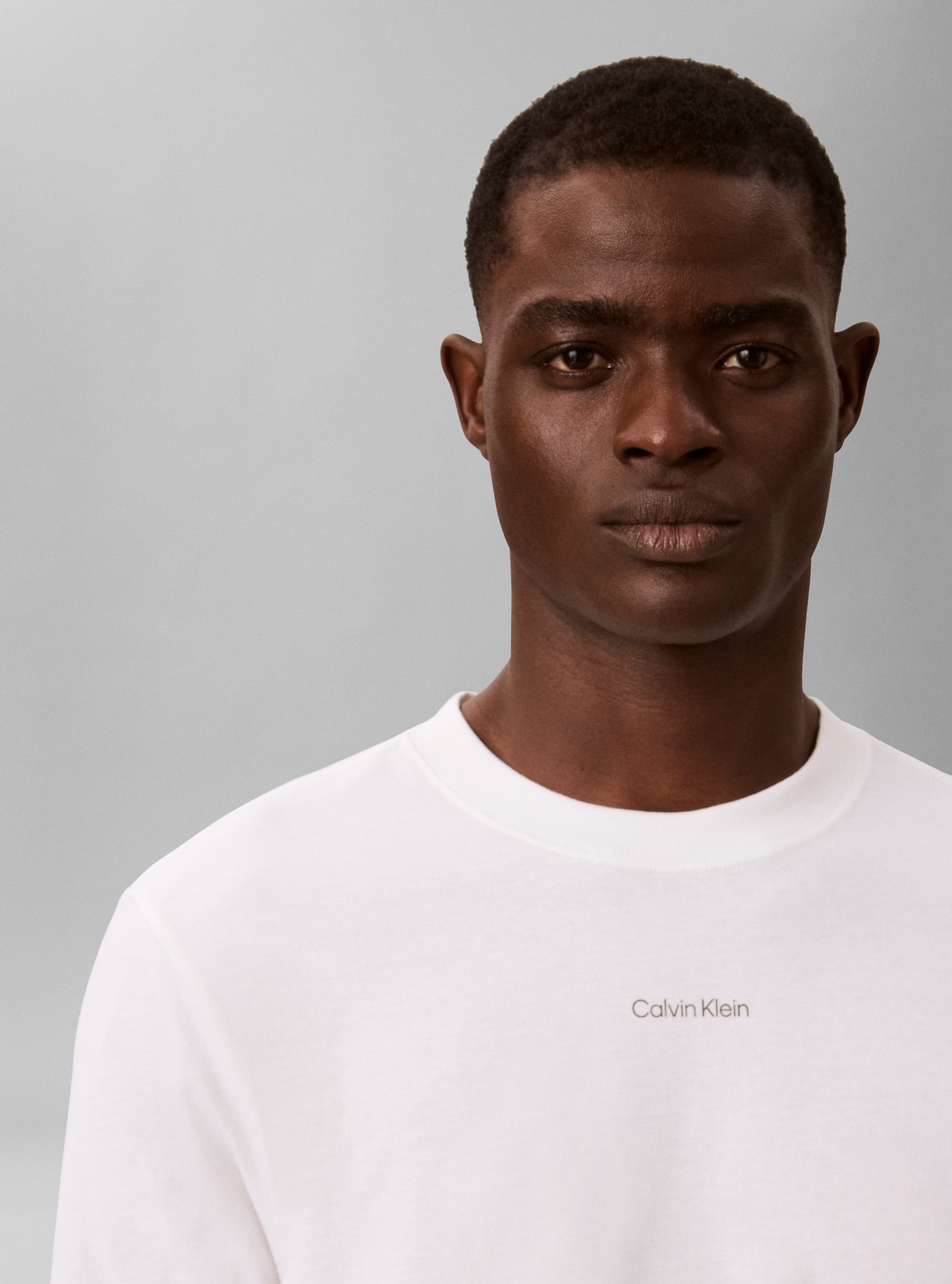 Calvin Klein Jeans Langarmshirt EASY 20S RETRO CALVIN BACK Regular fit mit Markenprint – Bild 2 von 5