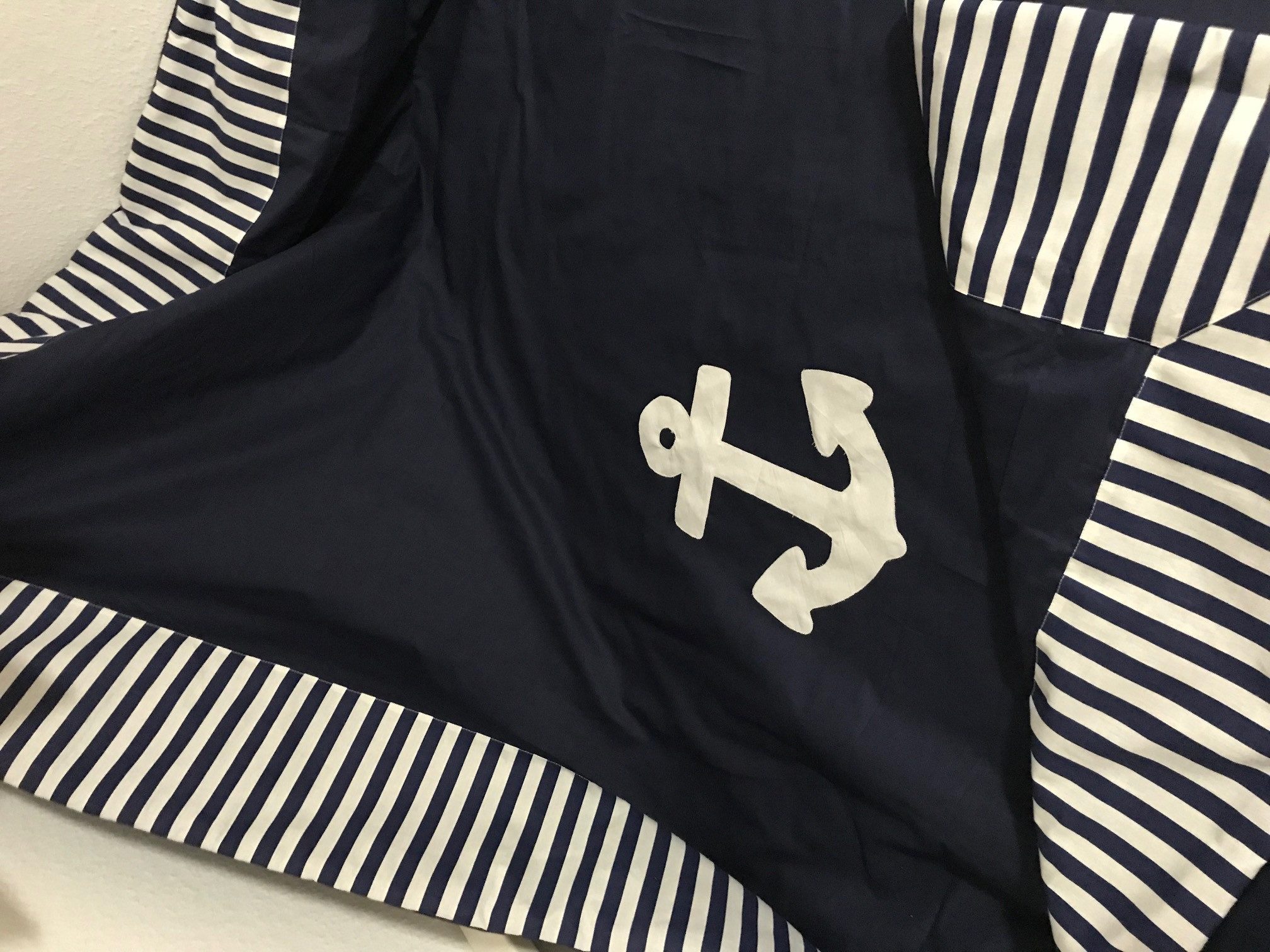 Ammerkind Tagesdecke Maritime Tagesdecke, weich wattiert (Volumenflies) aufwendig genäht, 100% Handarbeit