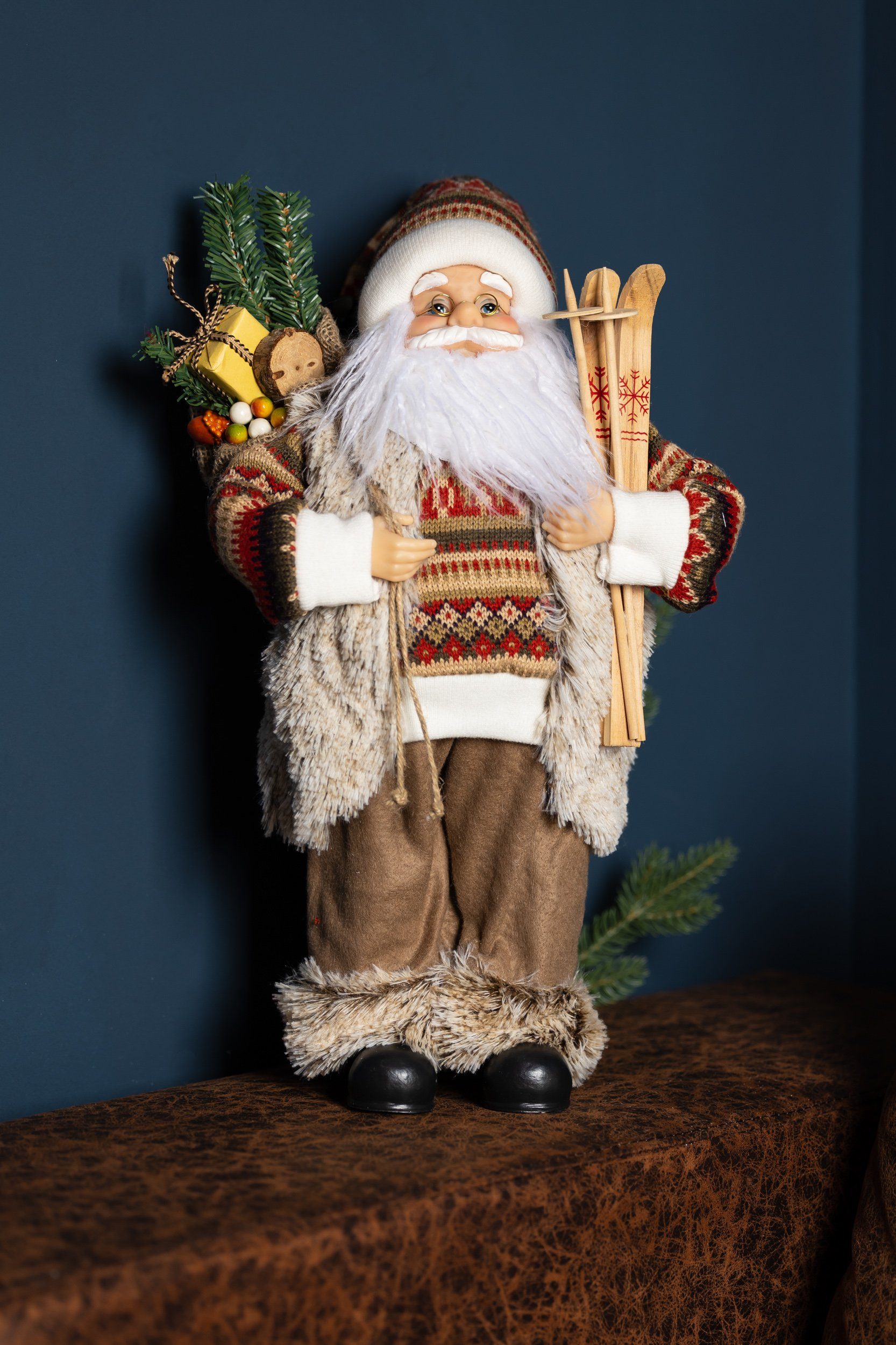Wohnando Dekofigur Weihnachtsmann Dekorfigur in Gold, goldener Santa Claus Weihnachtsdeko