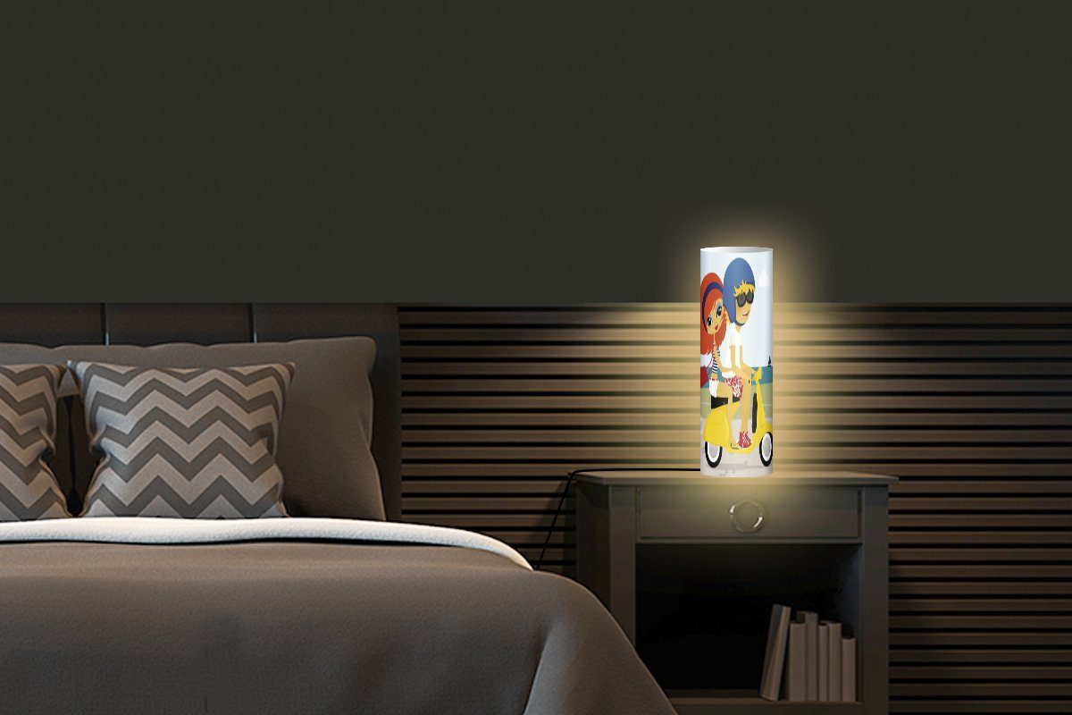 MuchoWow Schreibtischlampe Illustration von zwei Personen auf einem Vespa- Roller, LED wechselbar, Lampen Stehlampen Stehleuchte, Inklusive LED-Lampe