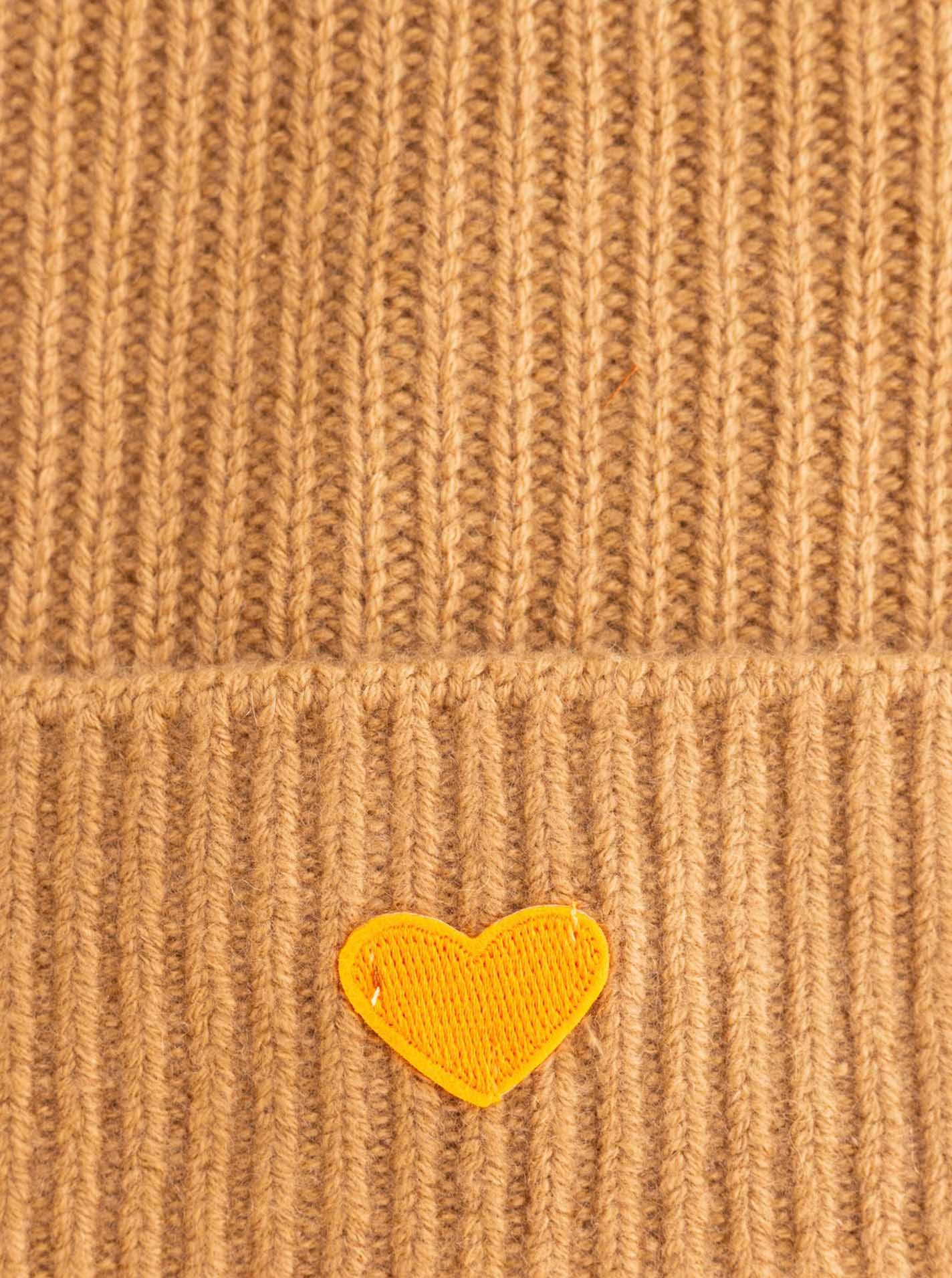 Zwillingsherz Beanie Beanie with Heart-Patch Rippstrick, mit breitem Umschlag, wärmend