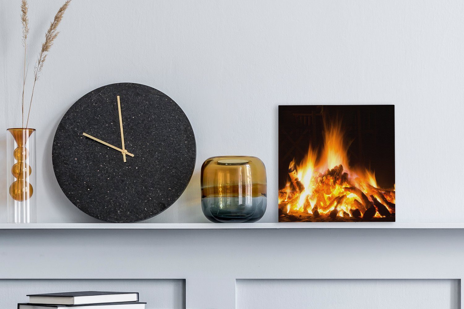 OneMillionCanvasses® Leinwandbild Kamin vor schwarzem Hintergrund, Fotodruc günstig online kaufen