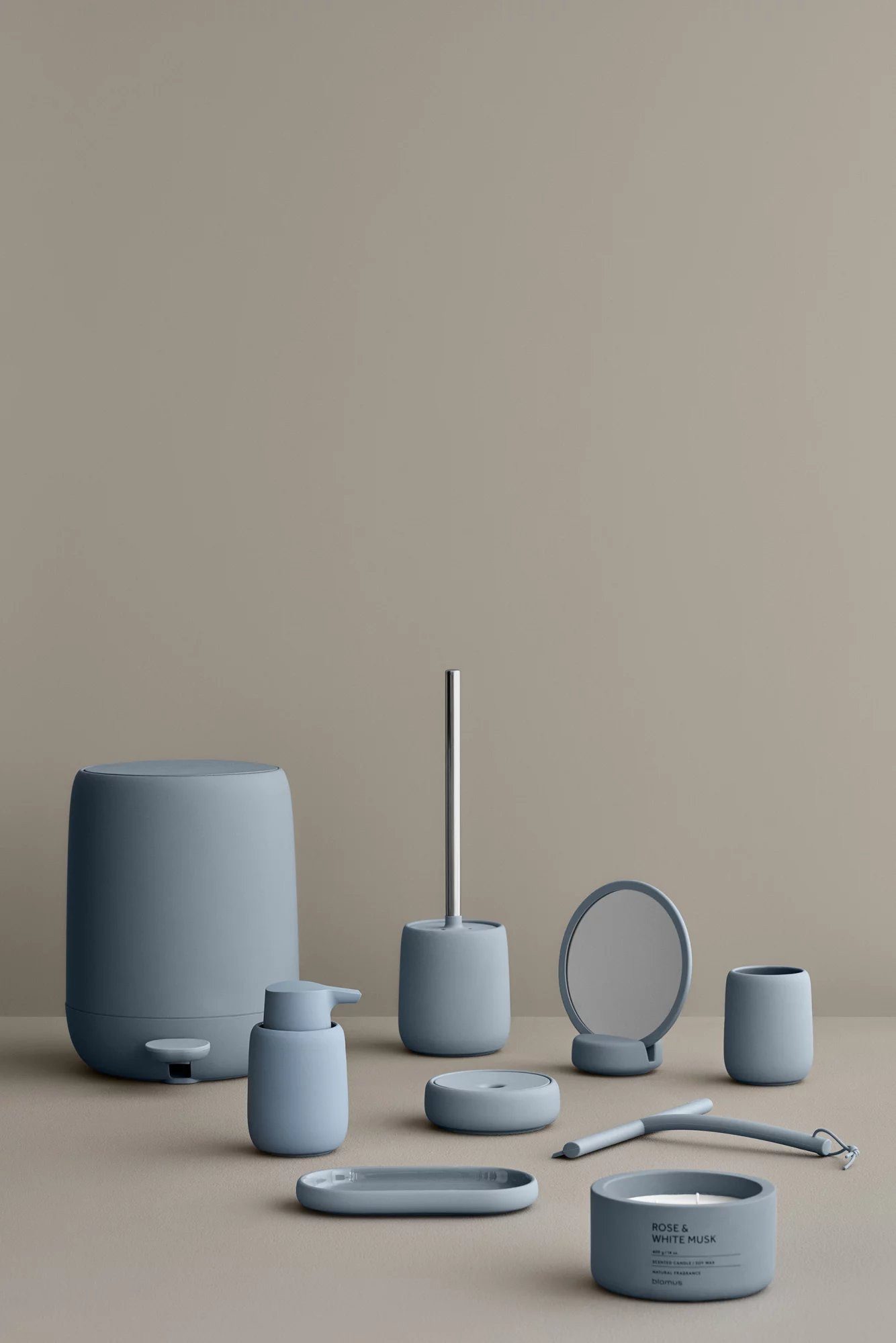 blomus Duschabzieher -VIPO- Duschwischer, Scheibenabzieher für Glas, Fliesen, (2-St., Duschabzieher u. Halterung), Schlaufe, Halterung, hochwertiges Silikon, Kratzfrei, Streifenfrei