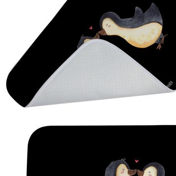 Badematte Pinguin Liebe - Schwarz - Geschenk, Love, Jahrestag, Hochzeitstag, Du Mr. & Mrs. Panda, Höhe 1 mm, 100% Polyester, rechteckig, Stil-Statement