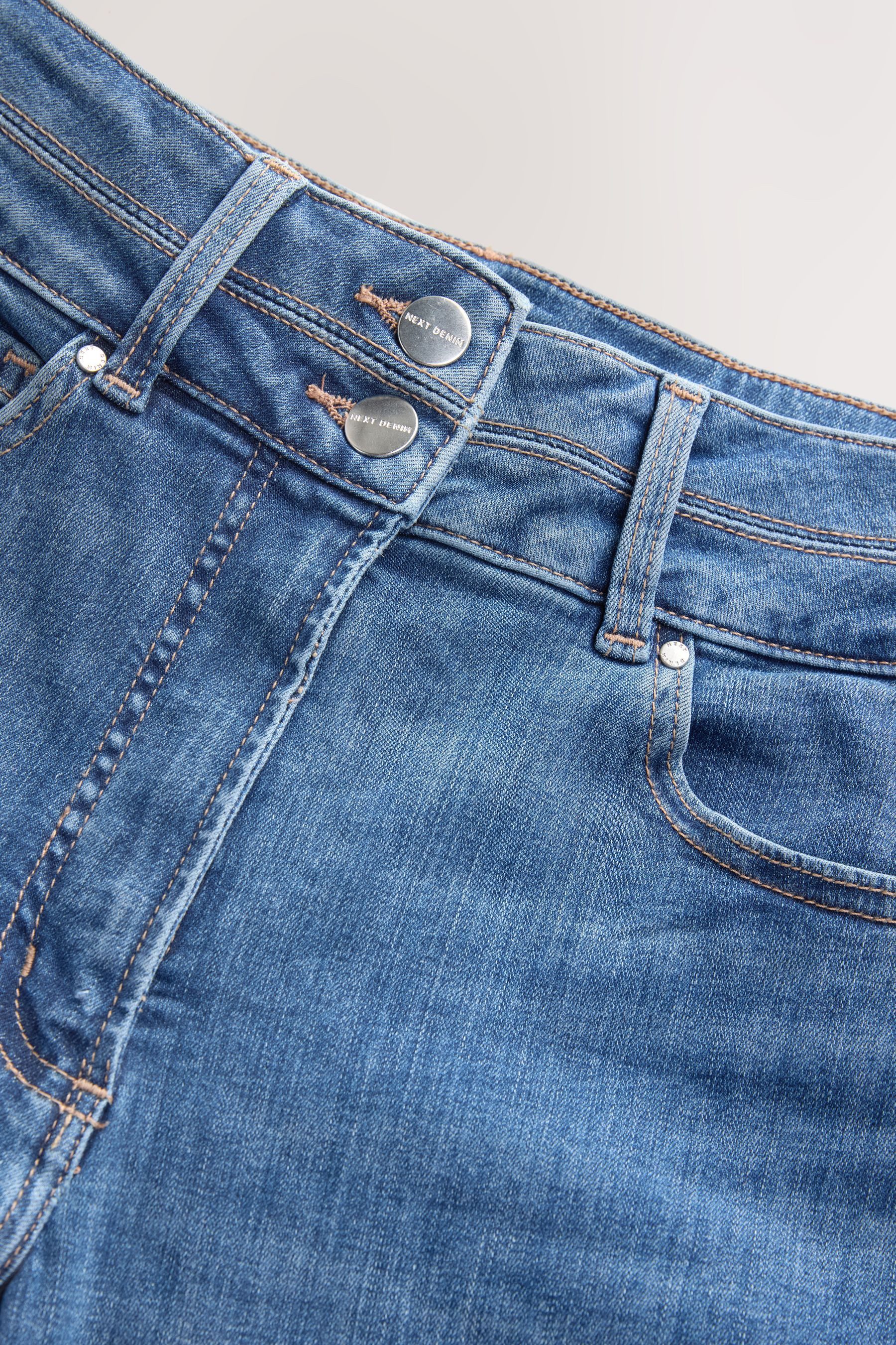 Next Slim-fit-Jeans Verkürzte Lift, Slim & Shape Jeans, Kurzgröße (1-tlg)