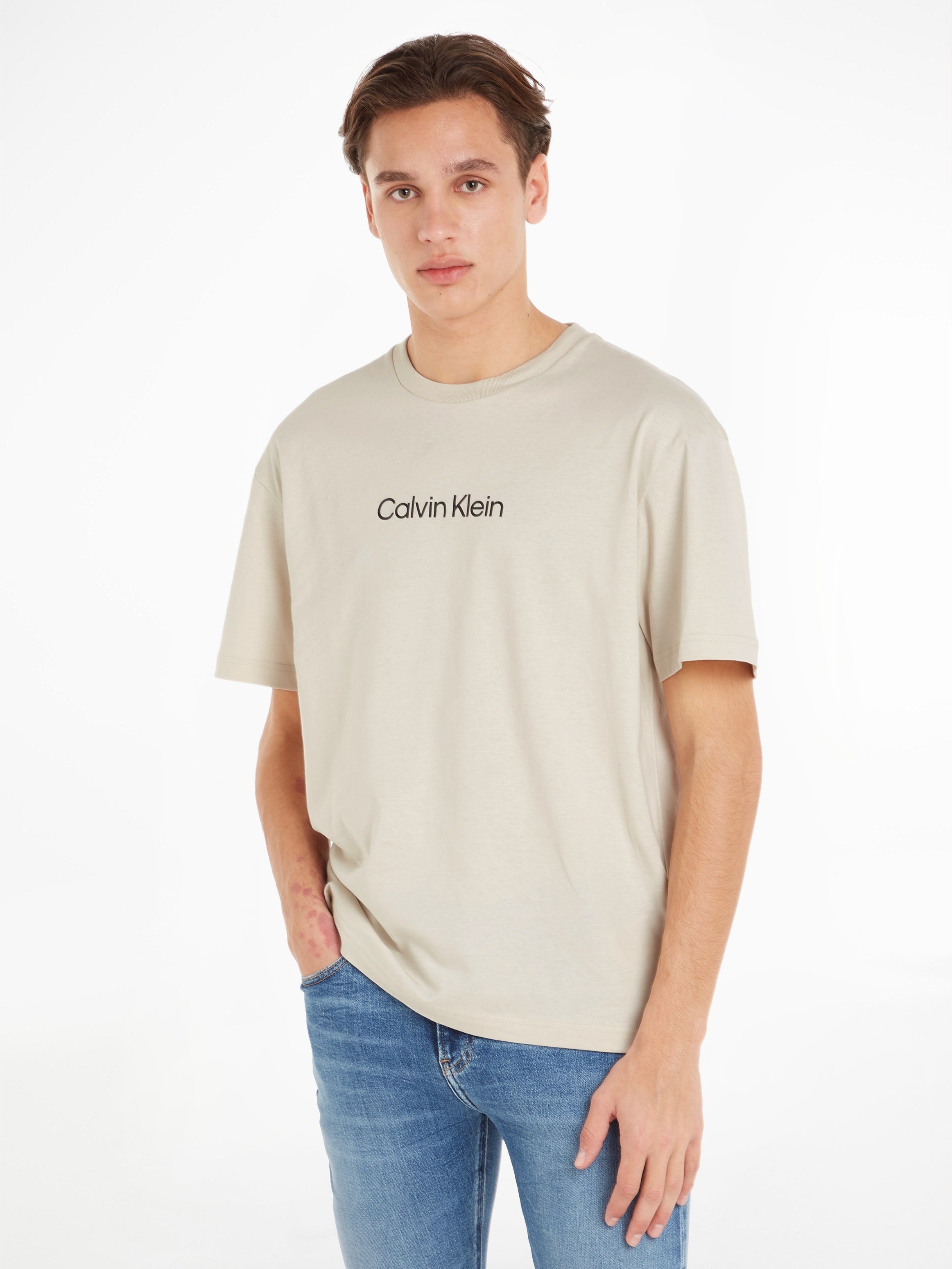 Calvin Klein T-Shirt Markenlabel Stony mit aufgedrucktem Beige HERO COMFORT LOGO T-SHIRT