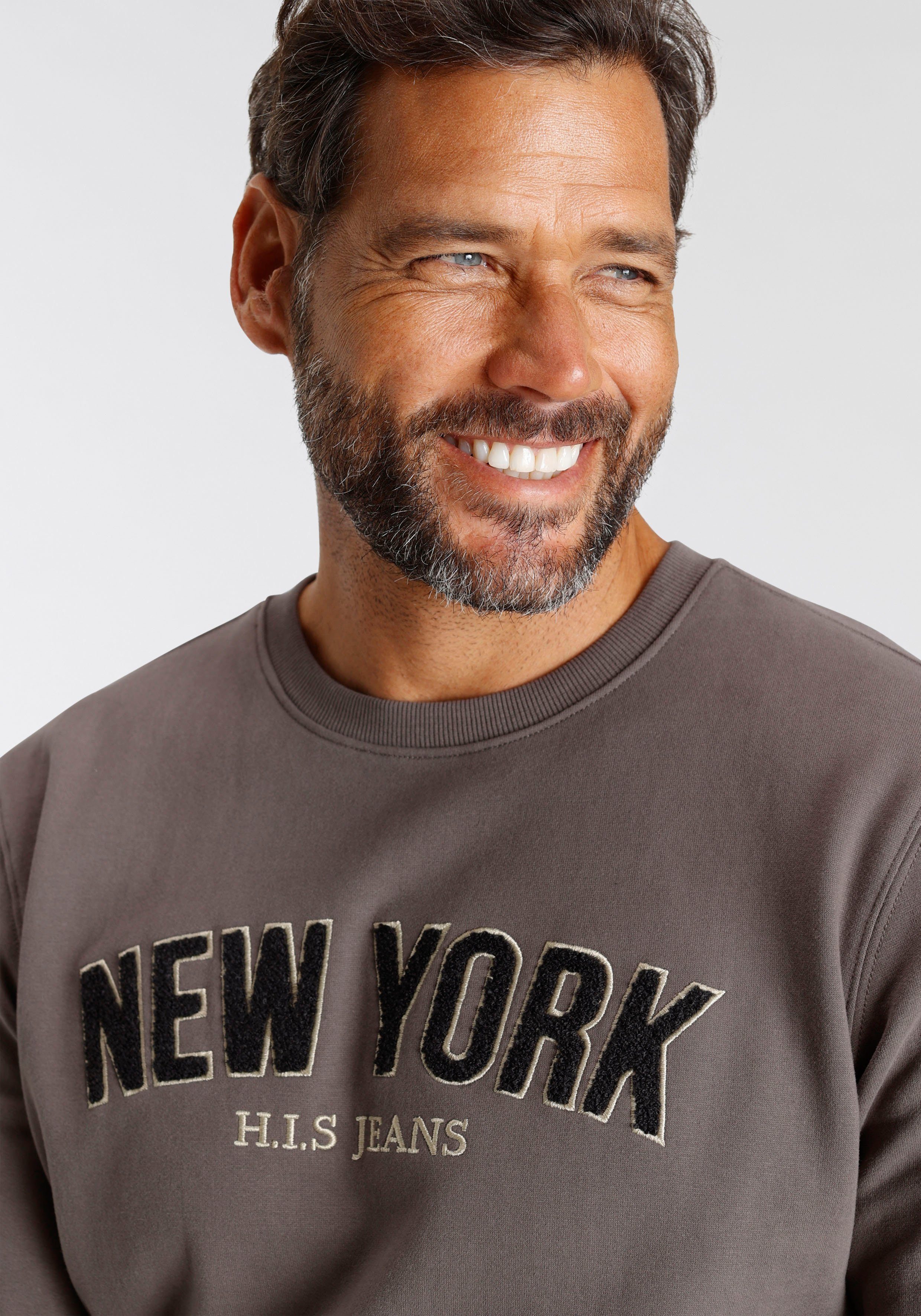 H.I.S Sweater Langarm, lockere Passform, bestickte Optik, Rundhalsausschnitt