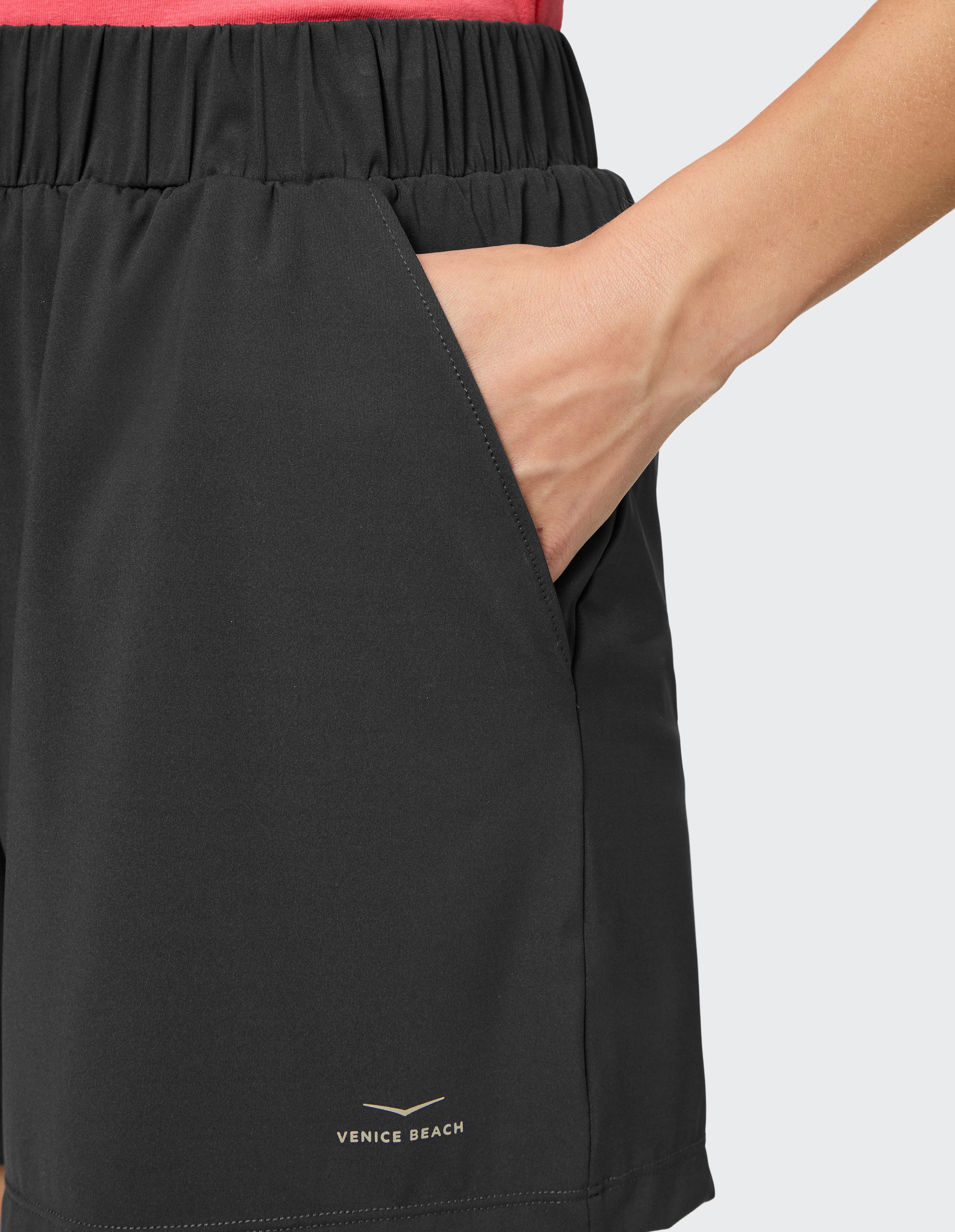 Venice Beach Funktionsshorts TILLY mit Eingrifftaschen, aus elastischem Material, schmale Beinform