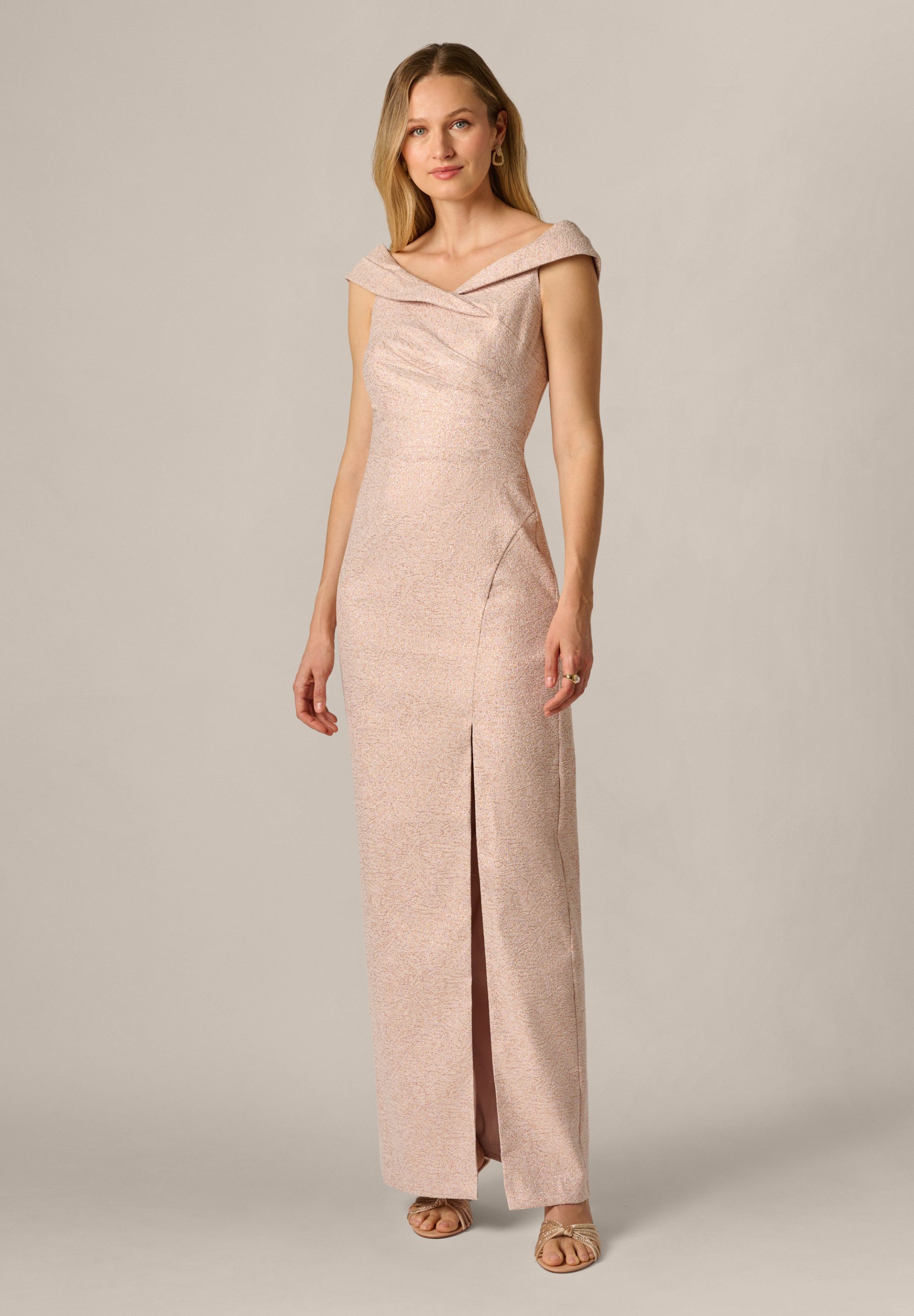 Adrianna Papell Abendkleid Off Shoulder Column Gown Elegant geschnittenes, ärmelloses Etuikleid