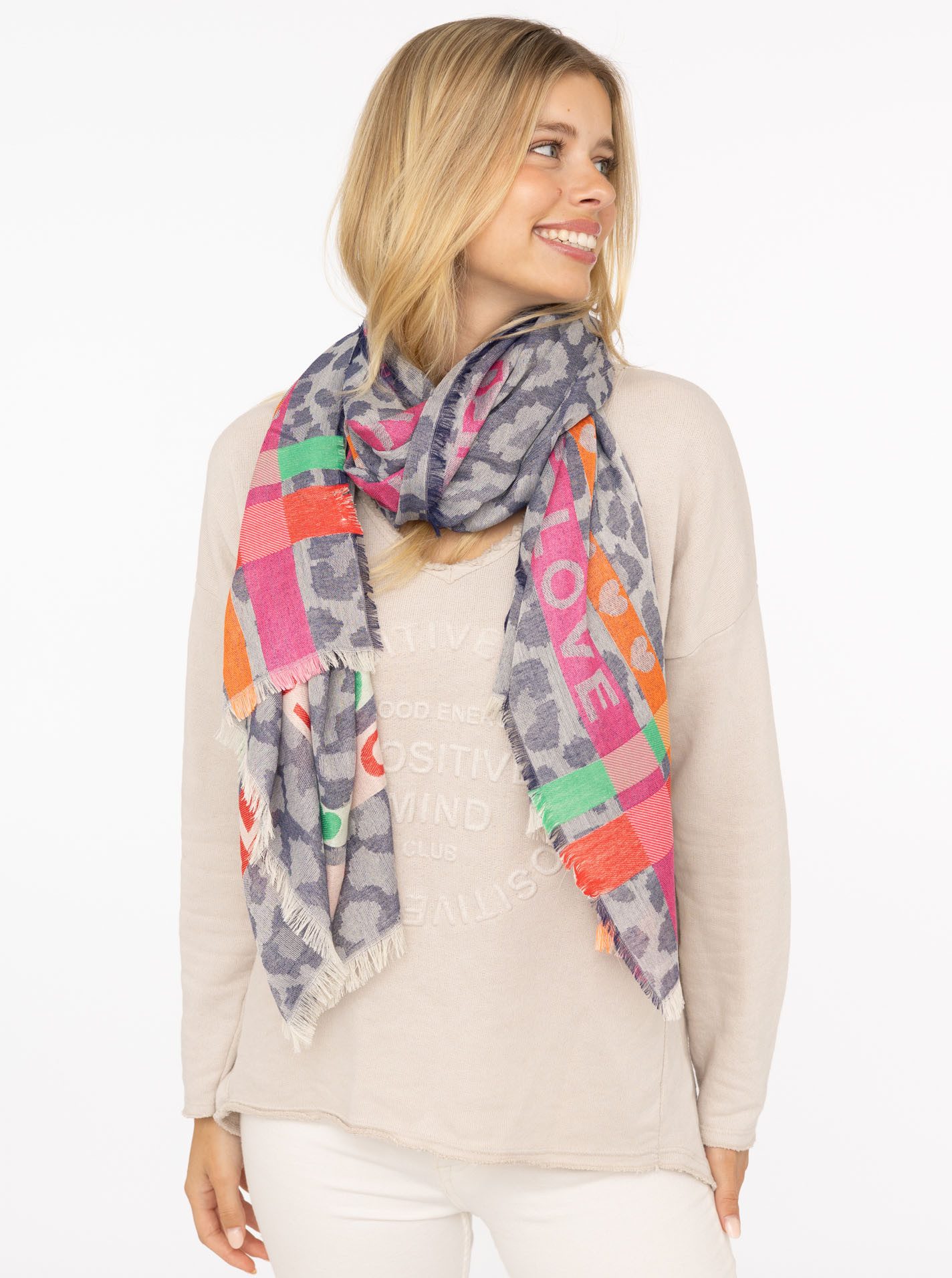 Zwillingsherz Schal "Wild Love", trendiger Schal mit Herzen und Schriftzug günstig online kaufen