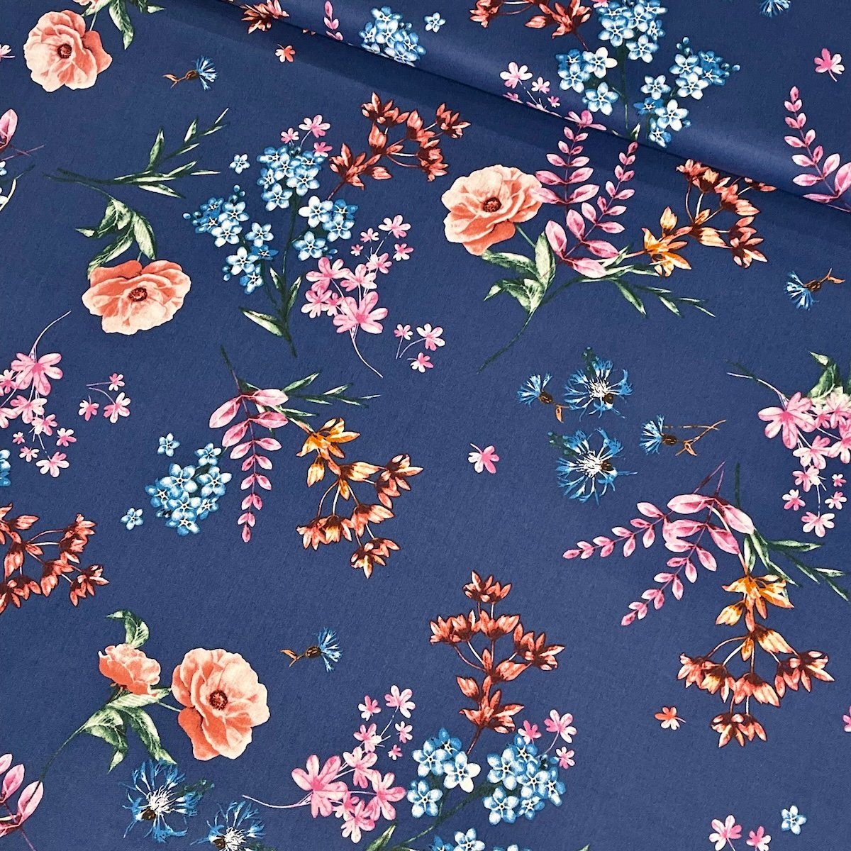 Gütermann Stoff Baumwollstoff Blooms Fb.011 blau mit Blumen - Met