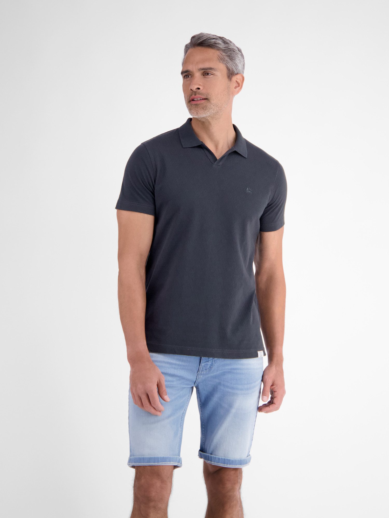 Poloshirt Modernes Poloshirt mit Jaquard-Muster und knopflosem Kragen