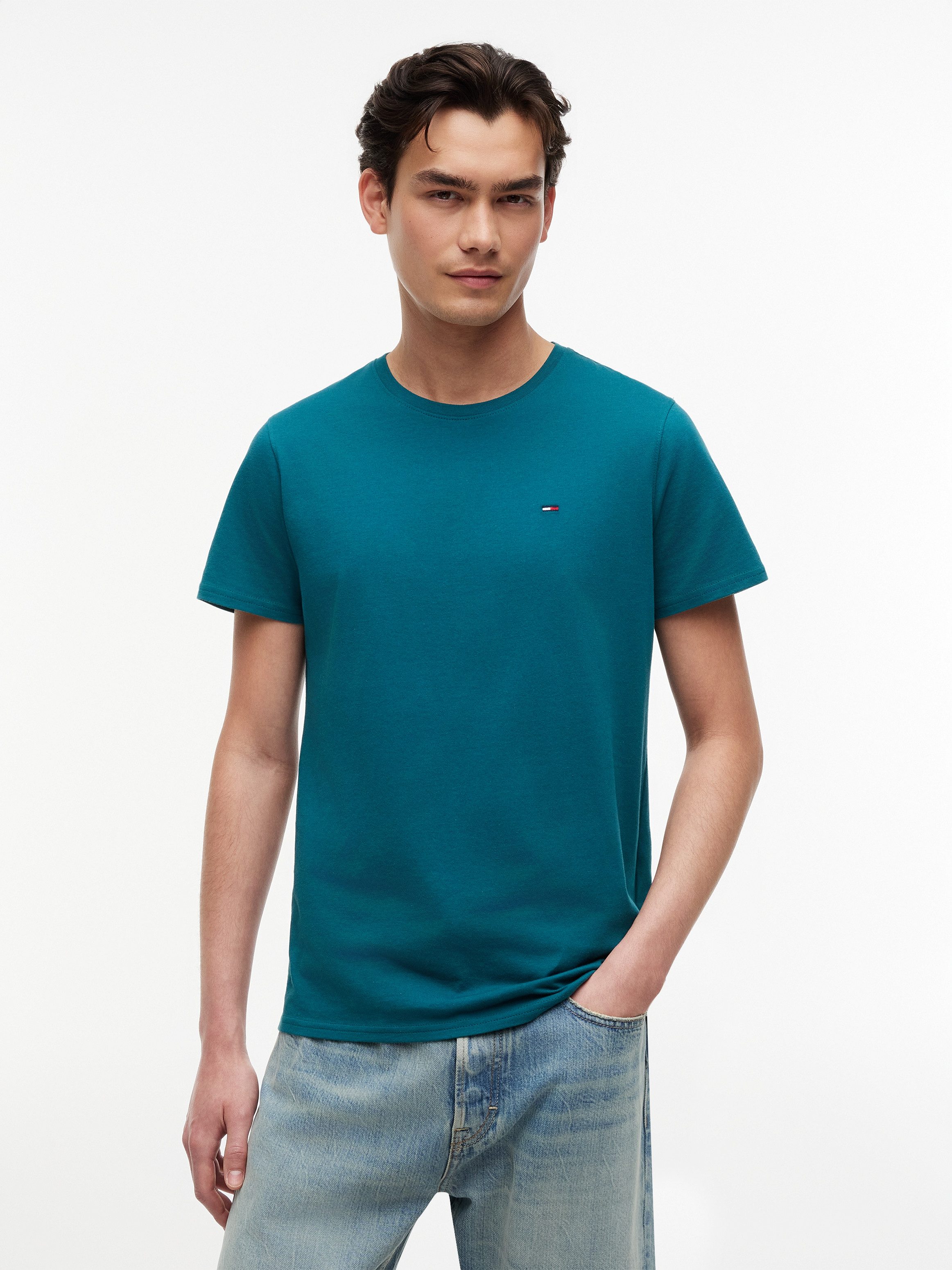 Tommy Jeans T-Shirt TJM ESSENTIAL SOLID mit Rundhalsausschnitt und dezenter Logo-Flag