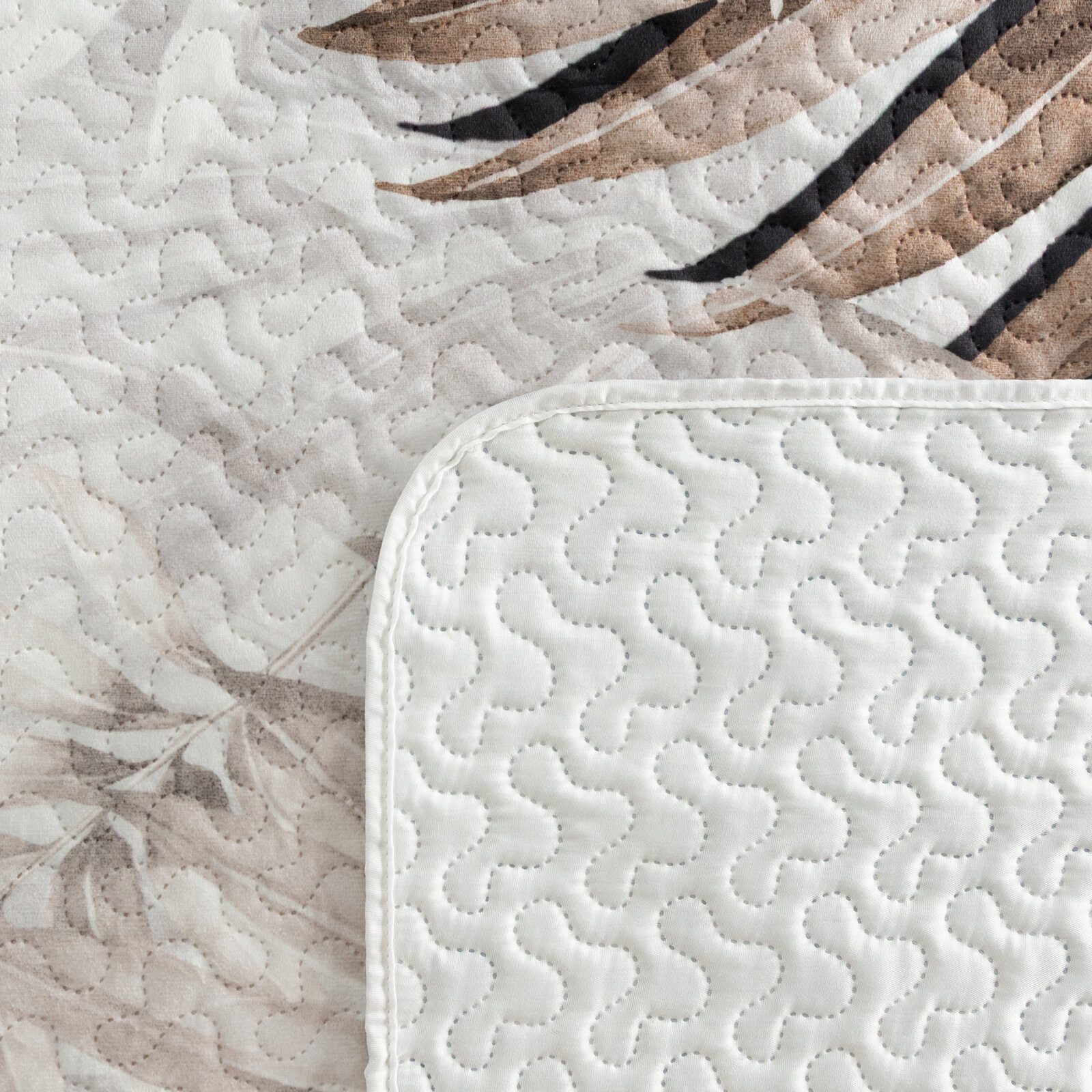 Design91 Bettüberwurf FLOWER Tagesdecke Blumenmuster, Gesteppte Patchworkdecke 170x210 220x240 200x220 – Bild 5 von 5