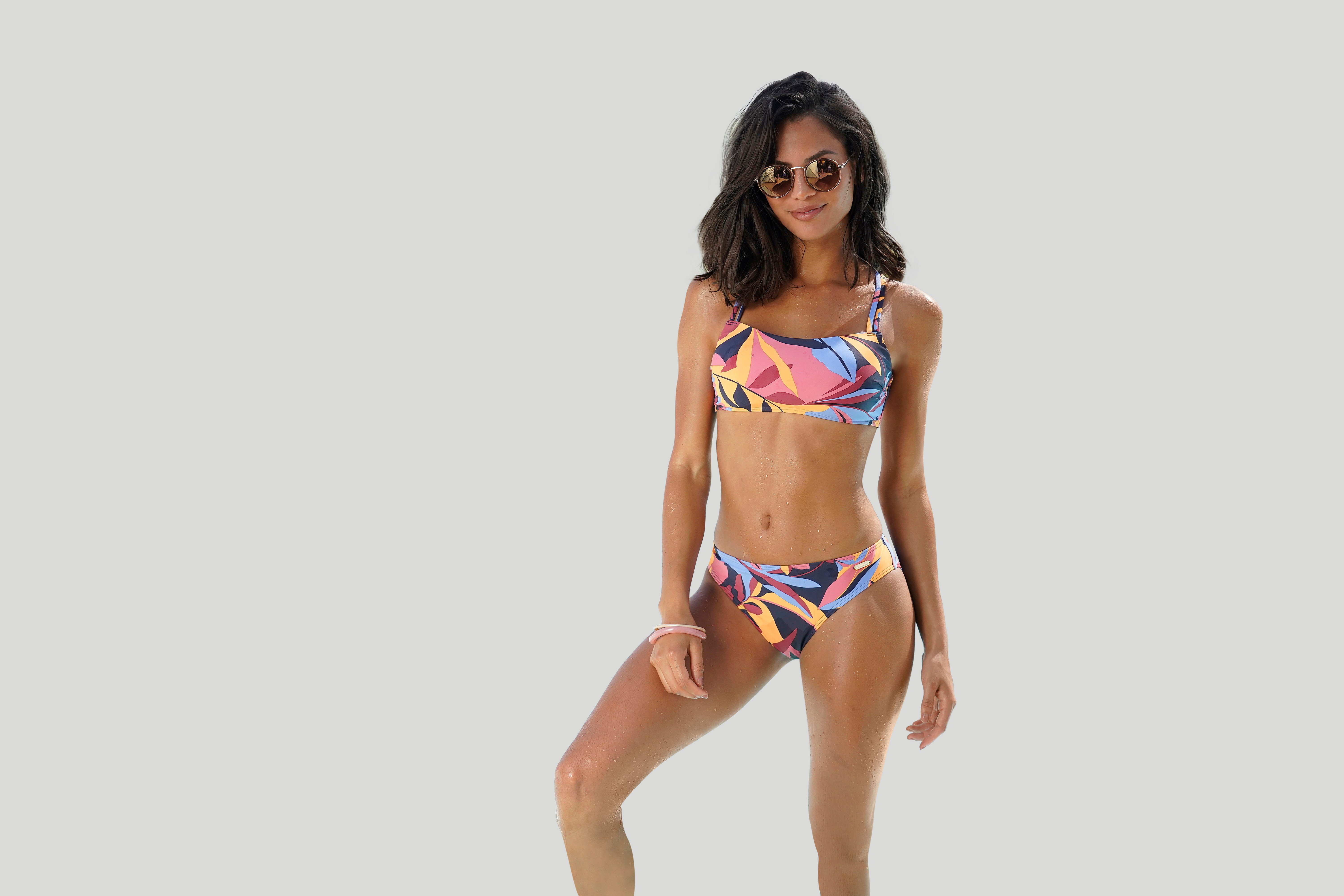 besonderem Bustier-Bikini mit Sunseeker Rücken marine-rostrot