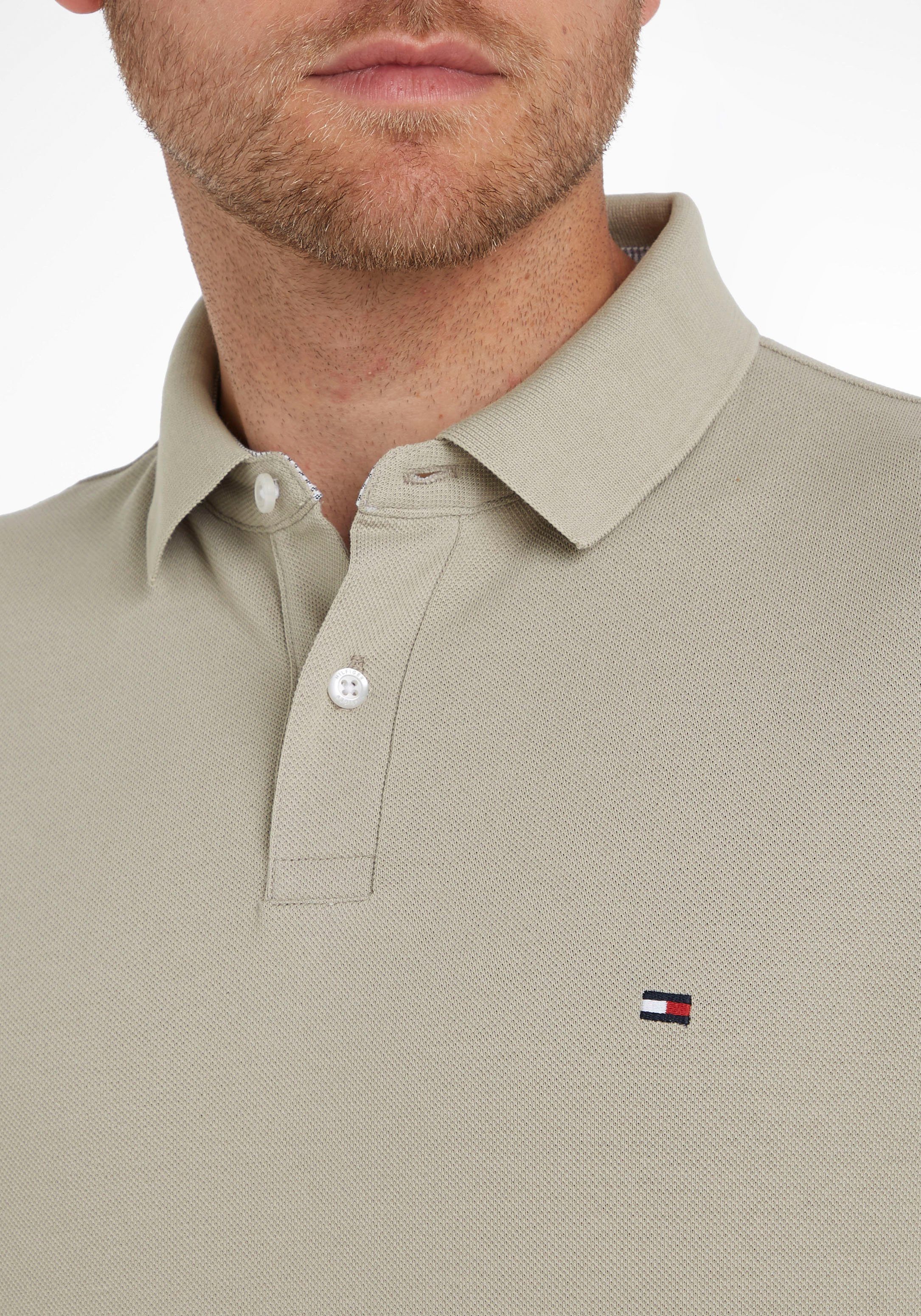 Tommy innen am Stone Poloshirt REGULAR Kragen mit 1985 Tommy Hilfiger Kontraststreifen POLO Hilfiger