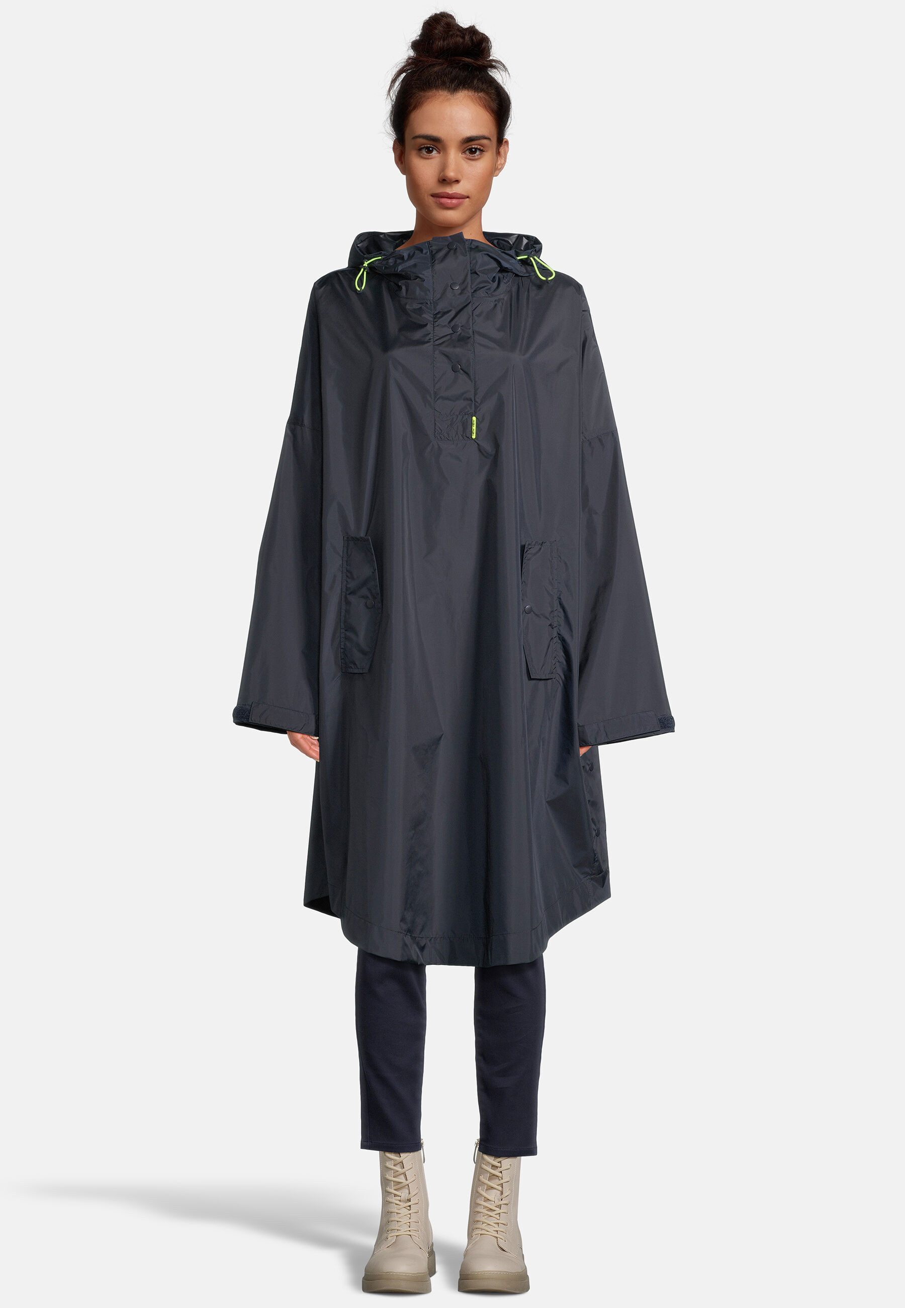 New View Poncho Polli mit weitenregulierbarer Kapuze