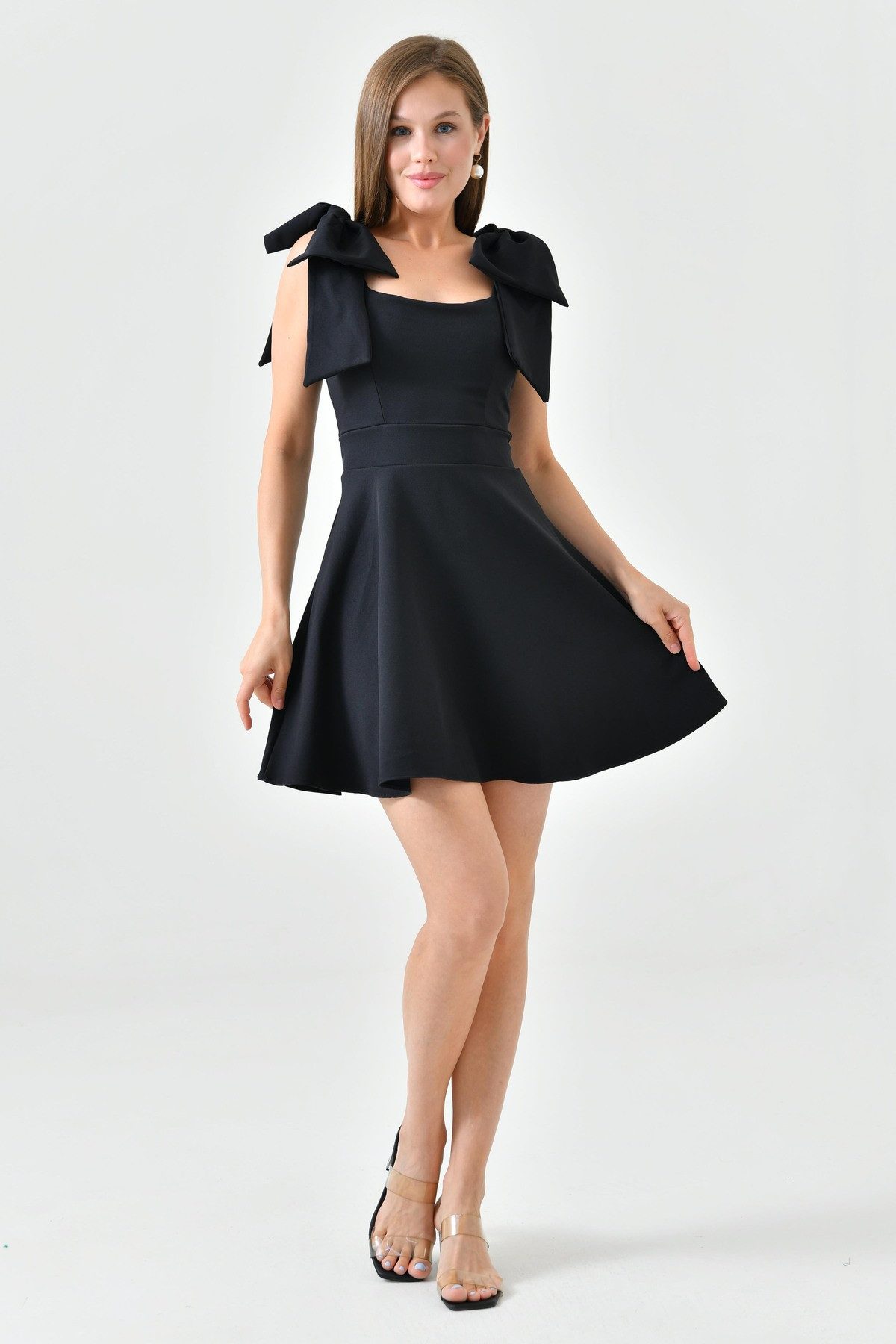 WOMAN VISION Minikleid Trägerloses, ausgestelltes kurzes Kleid mit Ausschnitt