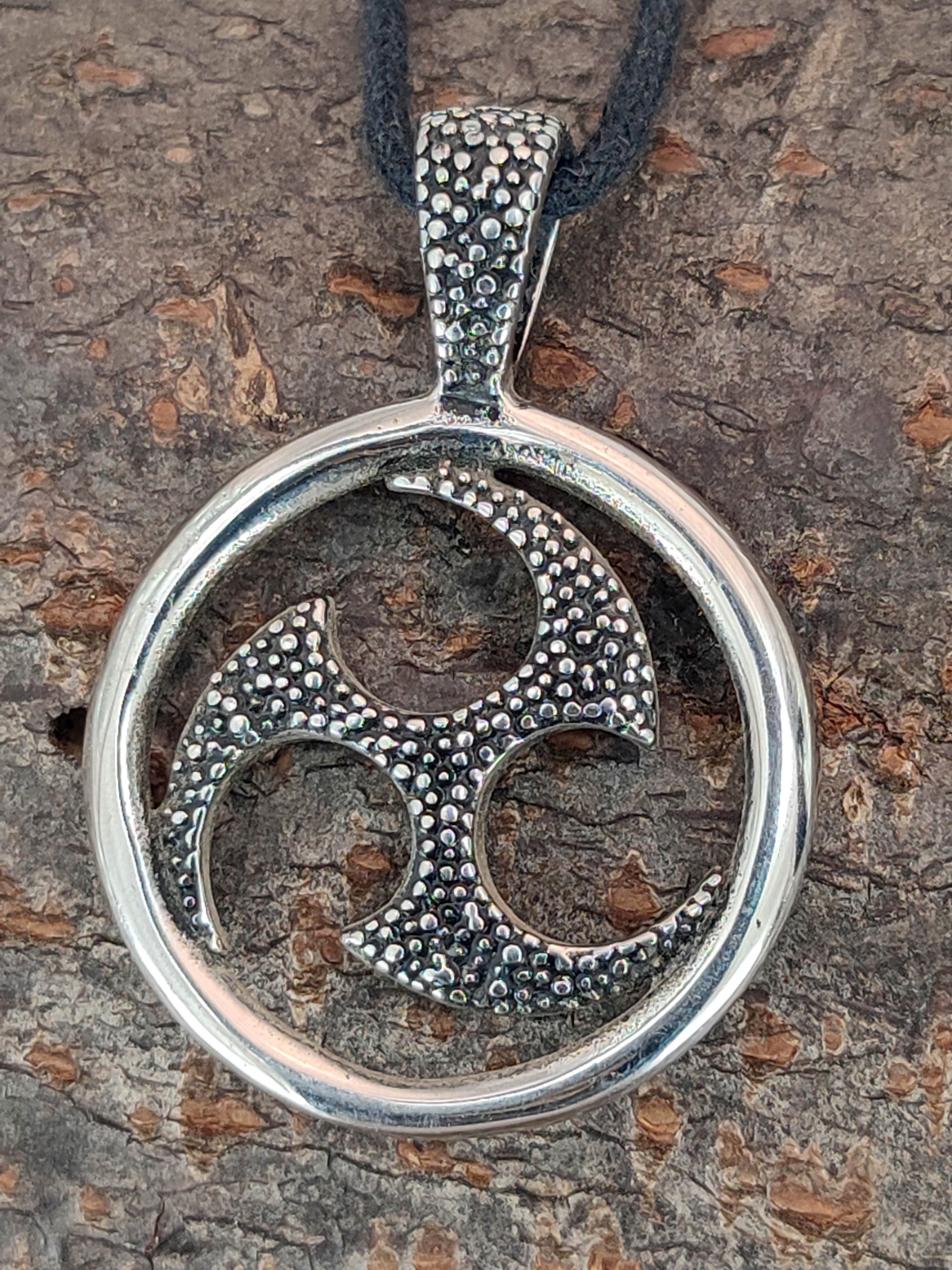 Kiss of Leather Kettenanhänger Triskele Dreier Spirale Keltisch Anhänger Edelstahl schwarz-silber