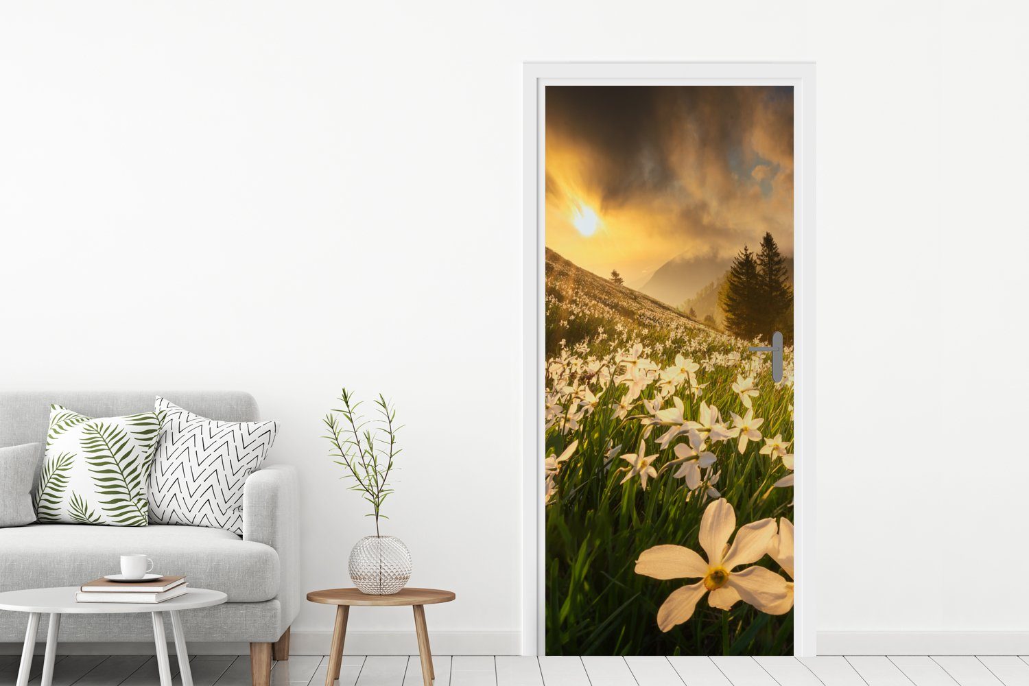 Blumenfeld Fototapete - Natur für Hügel - Berg Tür, bedruckt, cm 75x205 Weiß Türaufkleber, MuchoWow (1 - - Hügel, - St), Türtapete Matt, Sonnenuntergang -