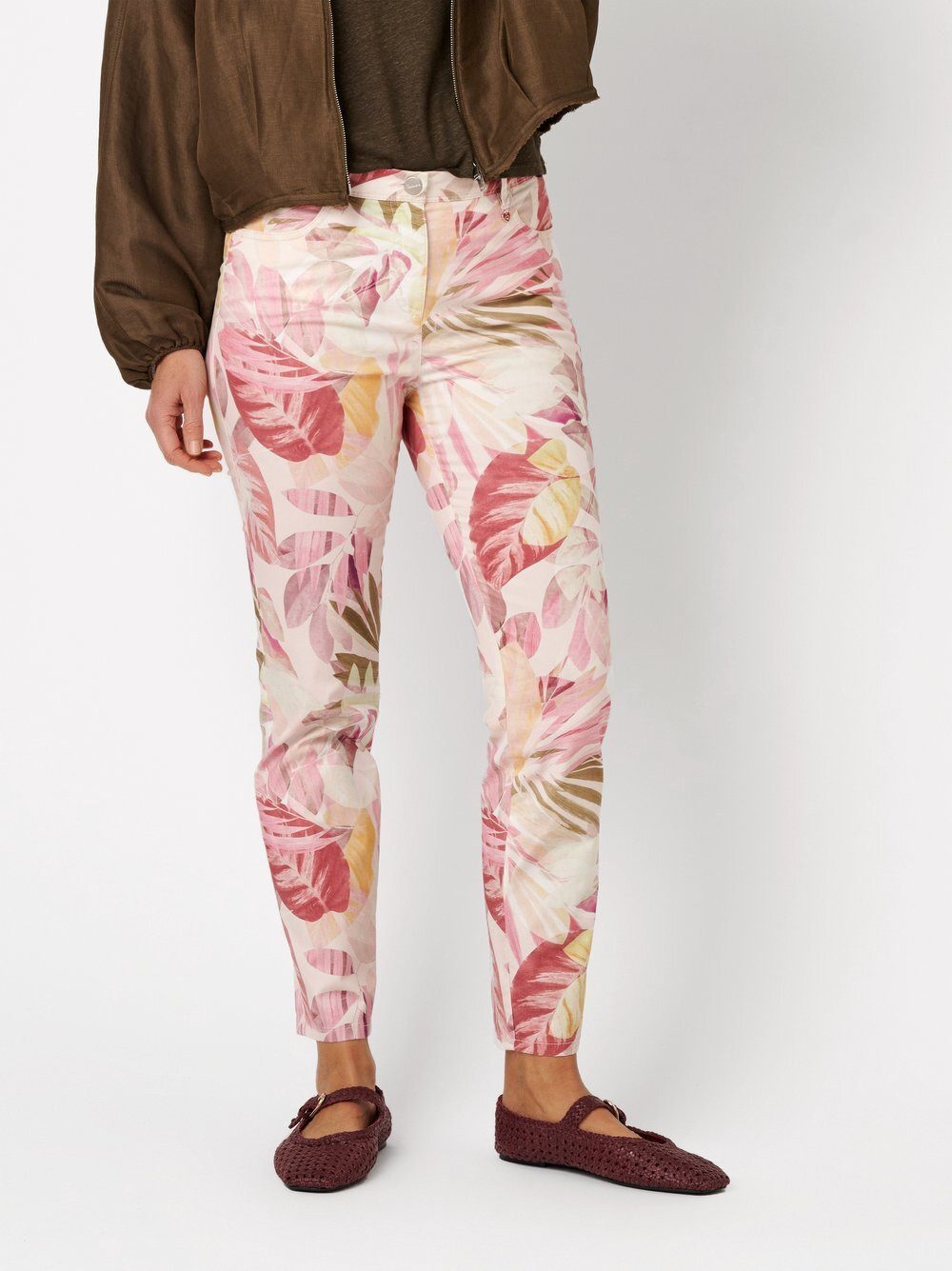 Relaxed by TONI Stretch-Hose Meine beste Freundin 7/8 mit kreativem Blumenmuster
