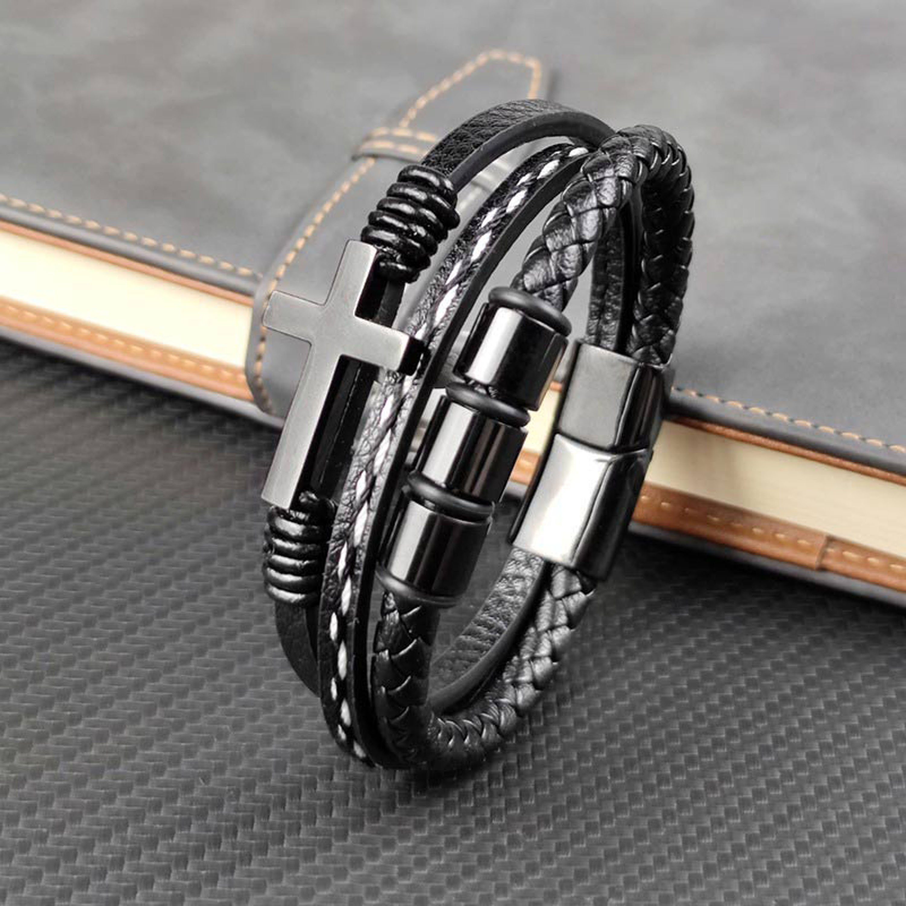 UNIQAL.de Lederarmband Lederarmband Herren mit Kreuz "BLESSING" Jesus Kreuz geflochten (Echtleder, Edelstahl, Casual Style, handgefertigt)