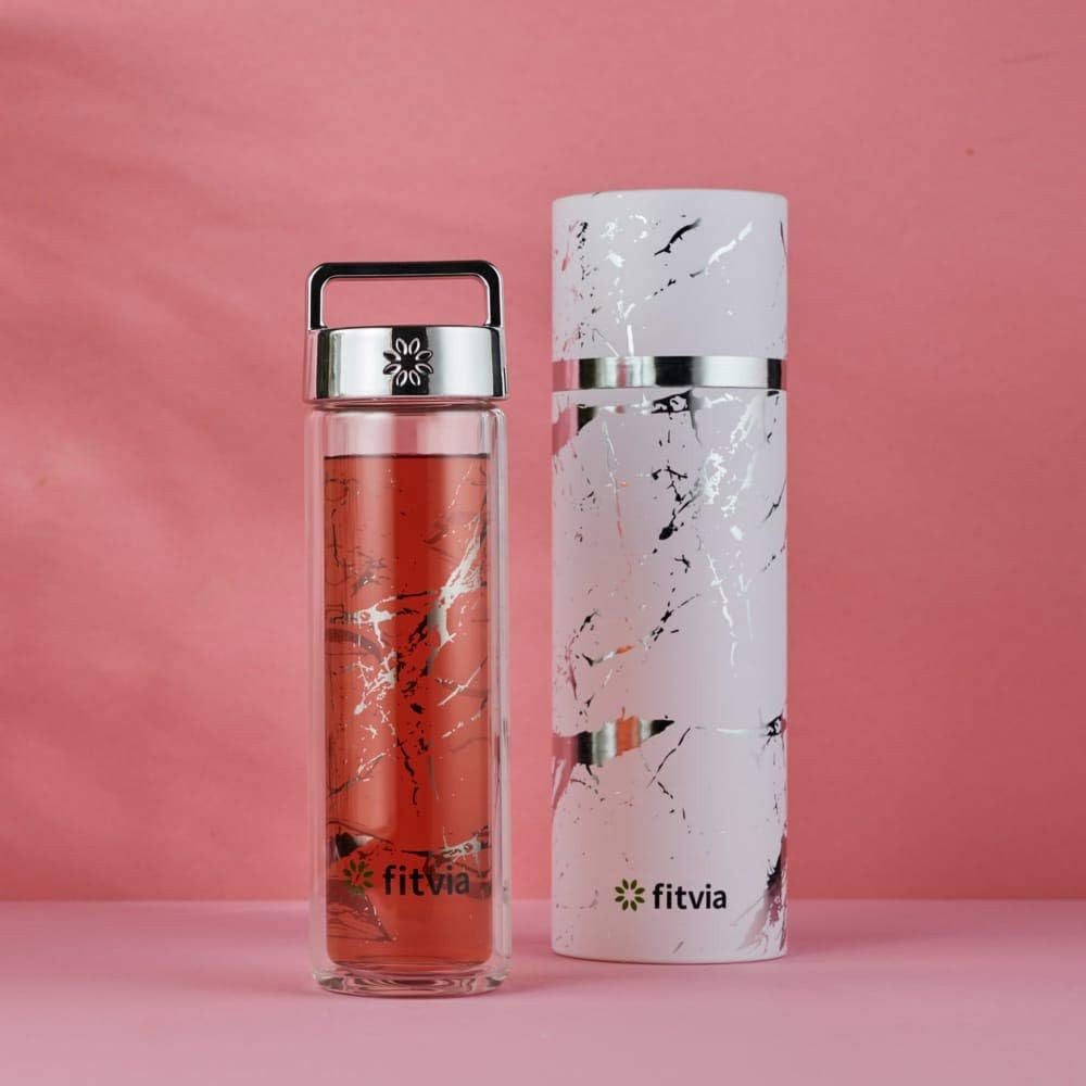 fitvia Thermoflasche Thermoflasche "Silver Marble", Doppelverglasung, integriertes Teesieb, Wärme- und Kältefunktion