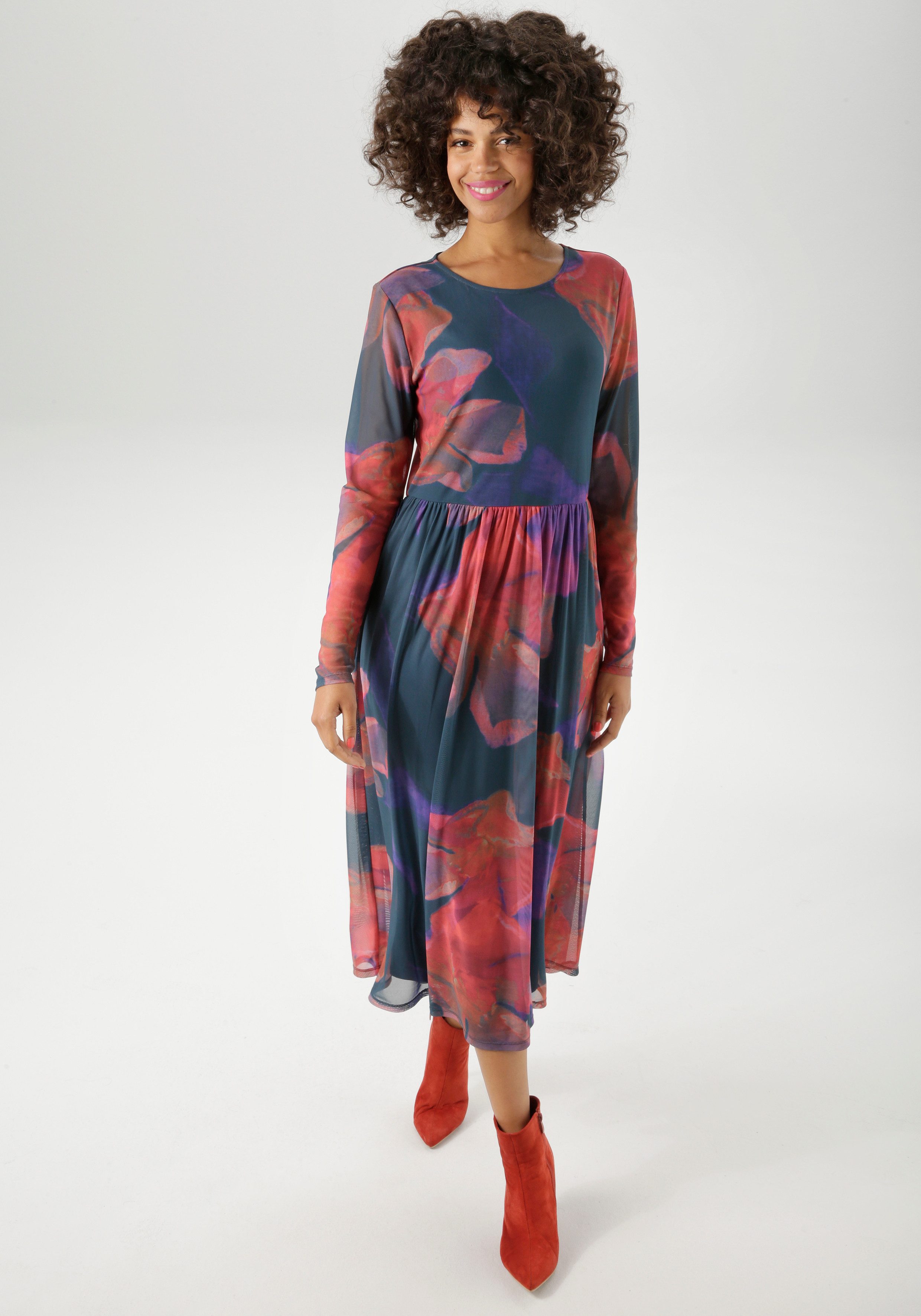 Aniston CASUAL Midikleid mit großflächigen Batik-Blüten günstig online kaufen