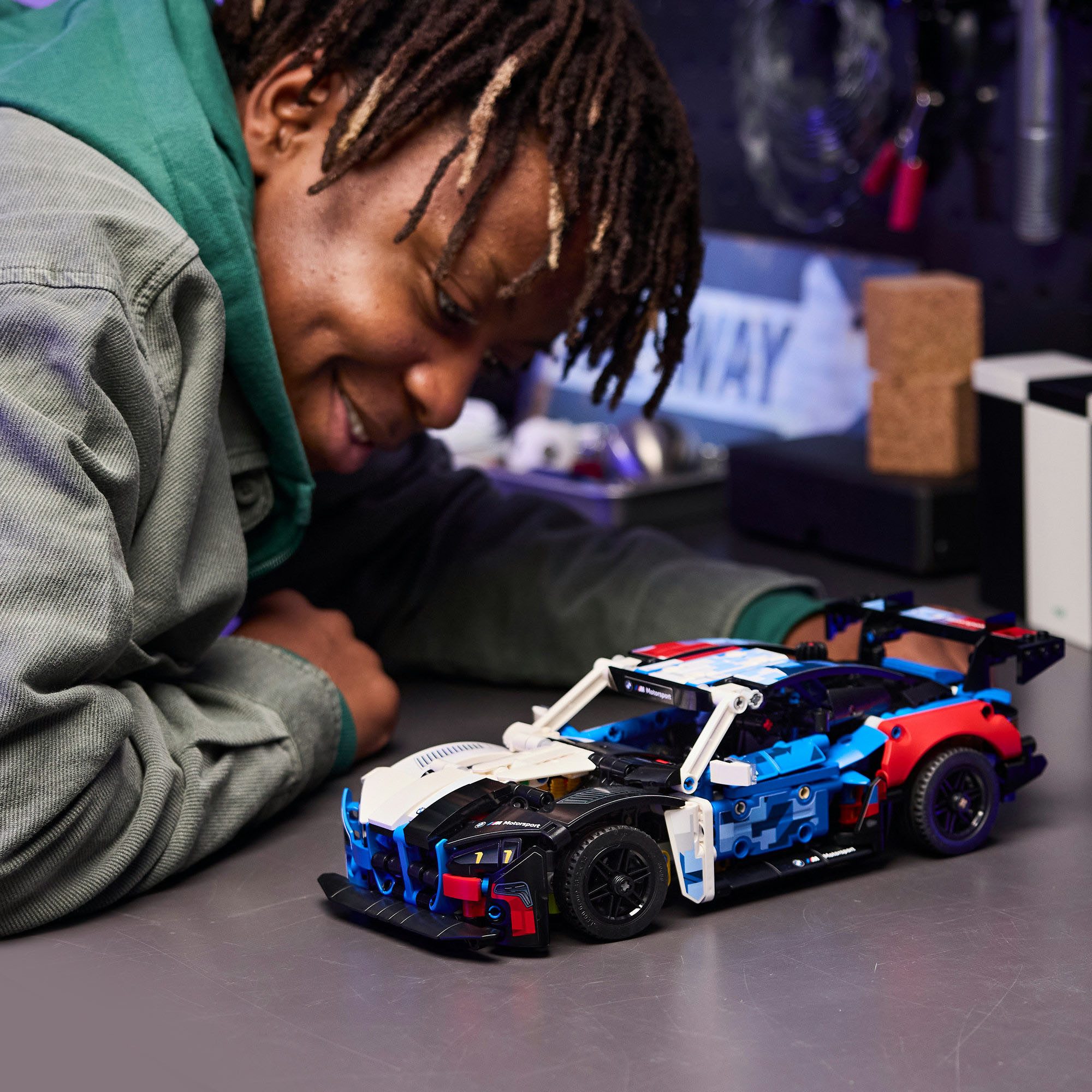 LEGO® BMW M4 GT3 EVO Rennwagen (42226), LEGO Technic Konstruktionsspielsteine, (747 St) – Bild 2 von 5