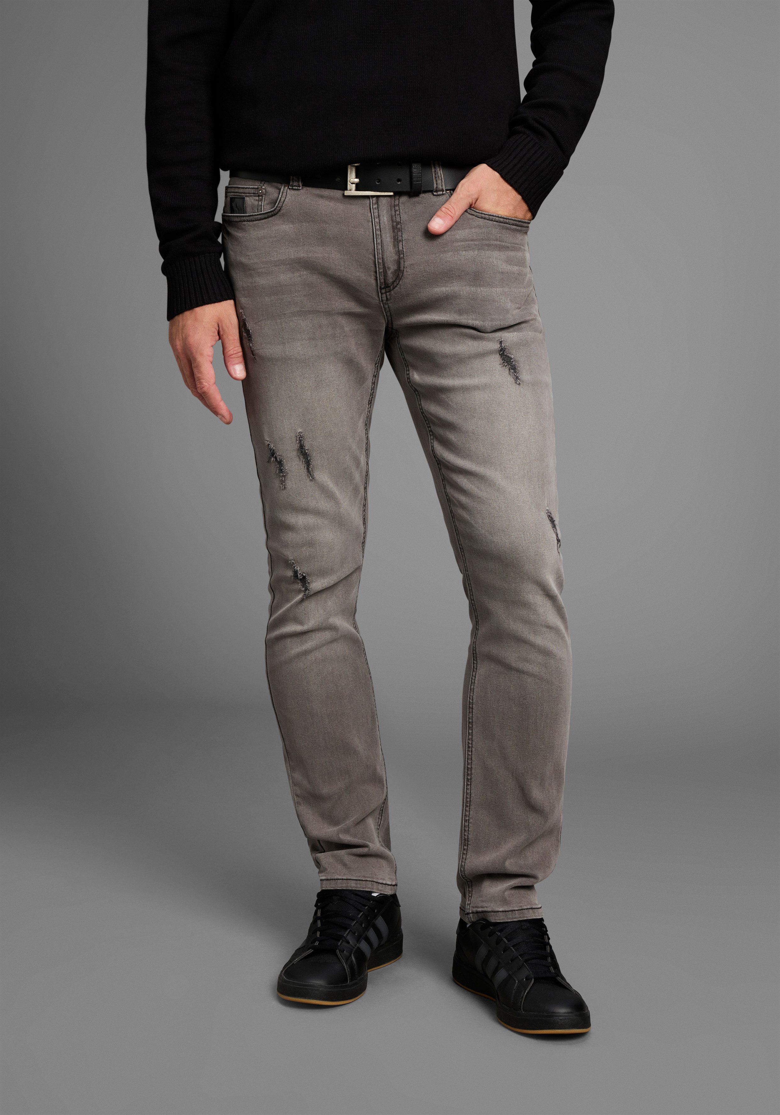 Bruno Banani Straight-Jeans Hutch gerade Beinform, teilweise mit modischen Destroyed-Effekten