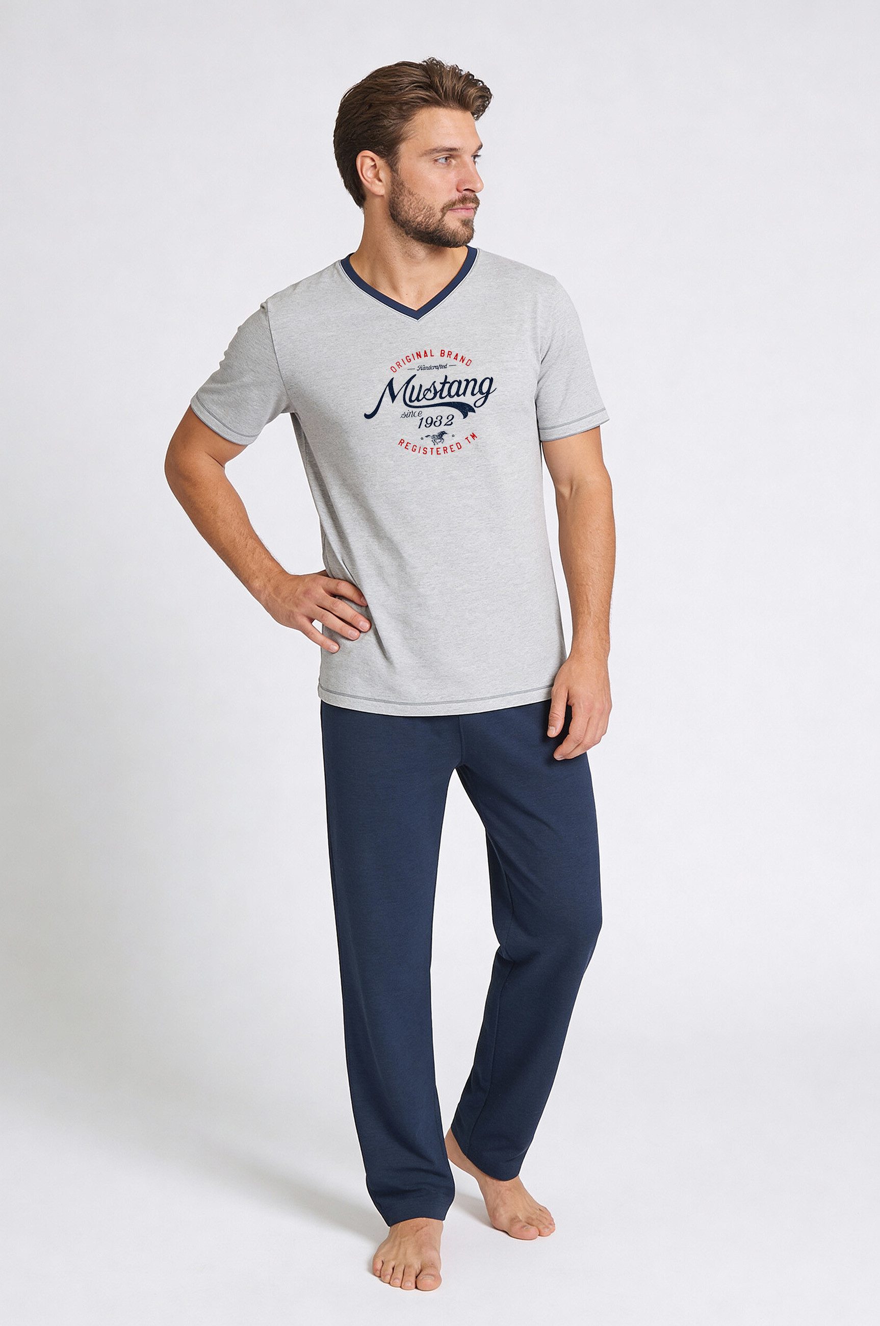 MUSTANG Schlafanzug Pyjama-Set T-Shirt Long Pants lange Hose Schlafkombi Nachtwäsche (2 tlg) Oberteil graumelange, Pants navy