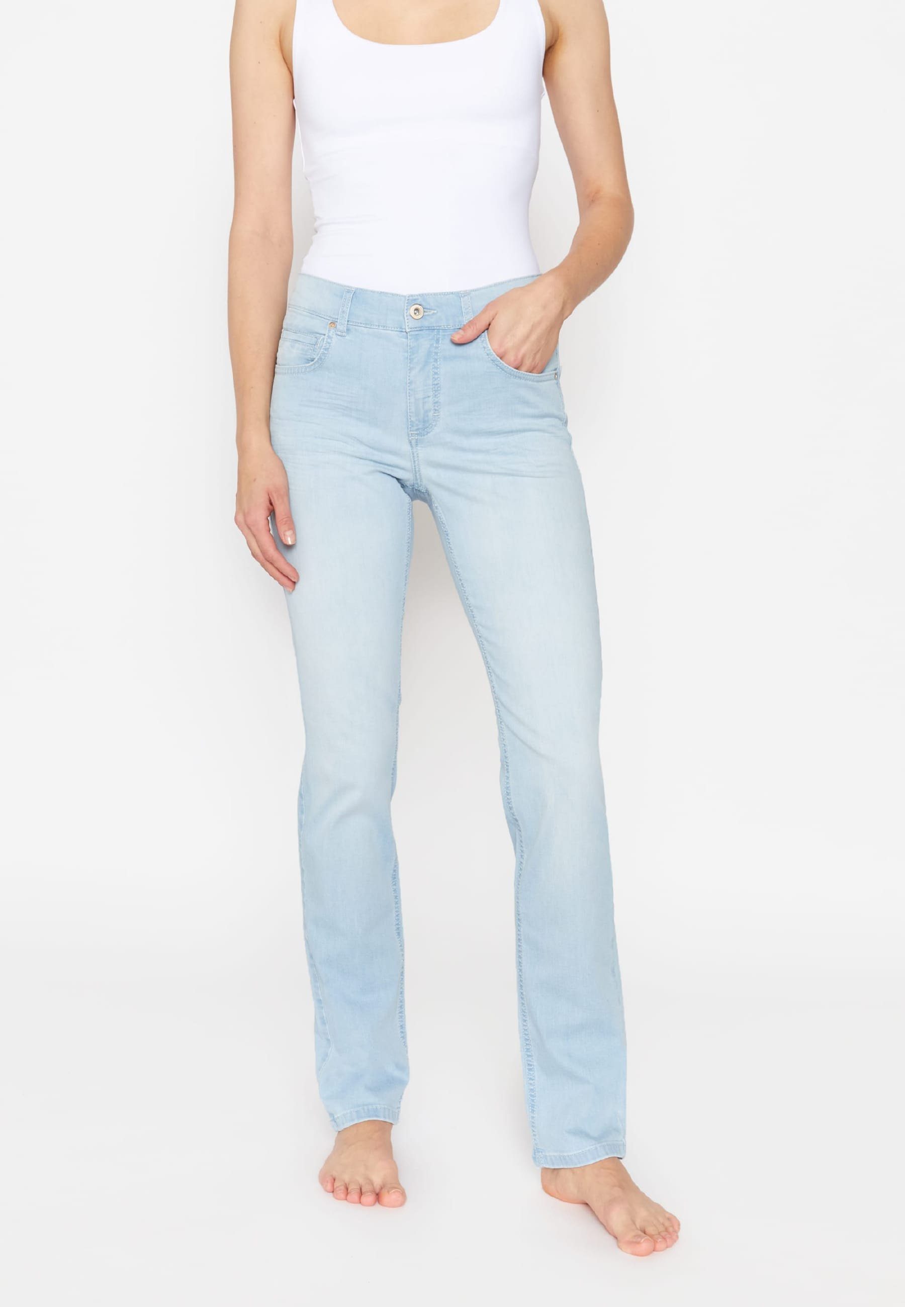 ANGELS Straight-Jeans Jeans Cici mit Organic Cotton mit Label-Applikationen hellblau