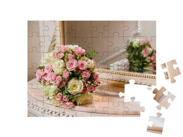 puzzleYOU Puzzle Bunter Hochzeitsstrauß auf einem Spiegel, 48 Puzzleteile, puzzleYOU-Kollektionen Blumensträuße, Blumen & Pflanzen