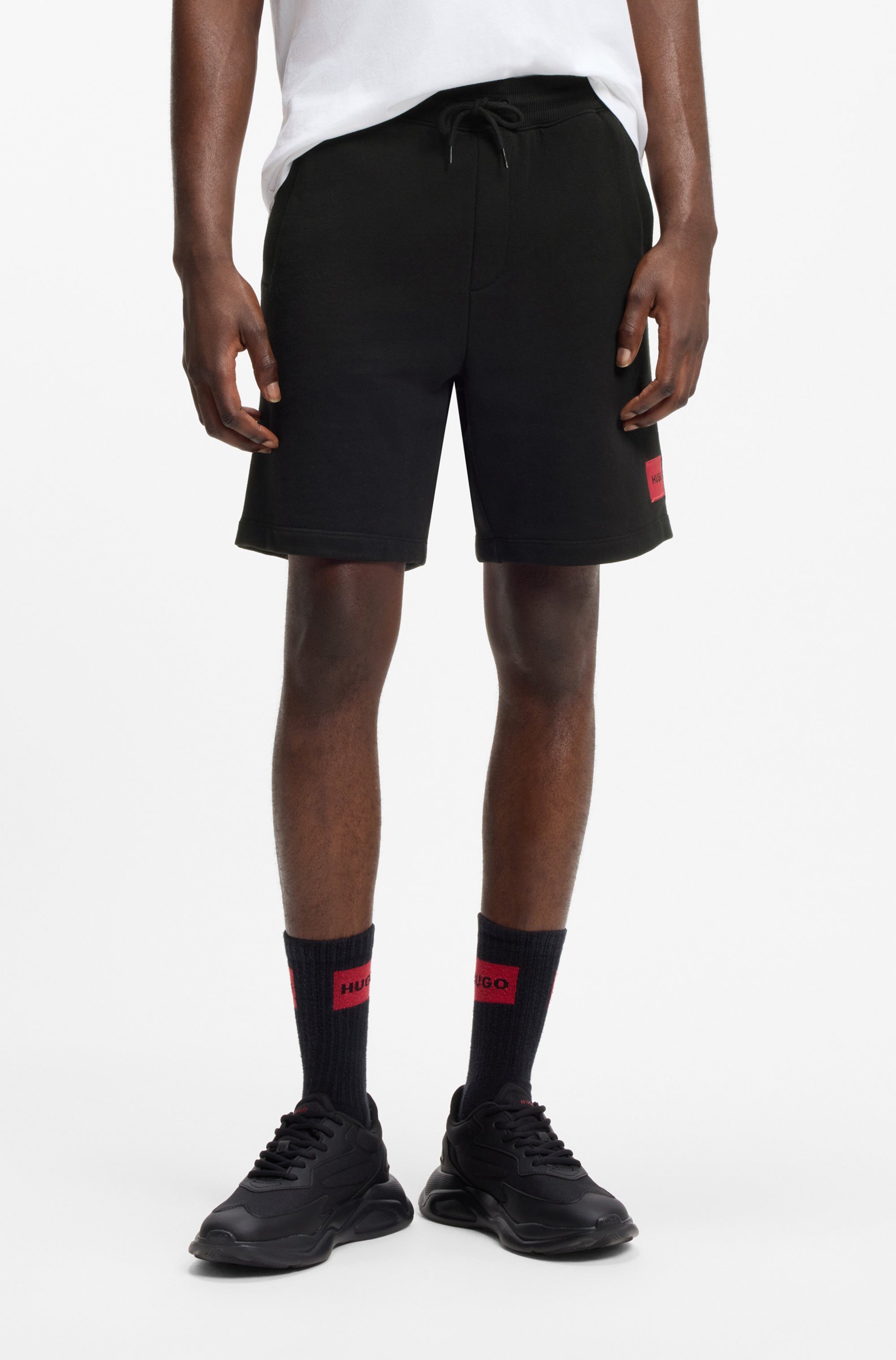 HUGO Sweatshorts Diz Regular Fit, elastischer Bund mit Kordel, HUGO Red Weblabel