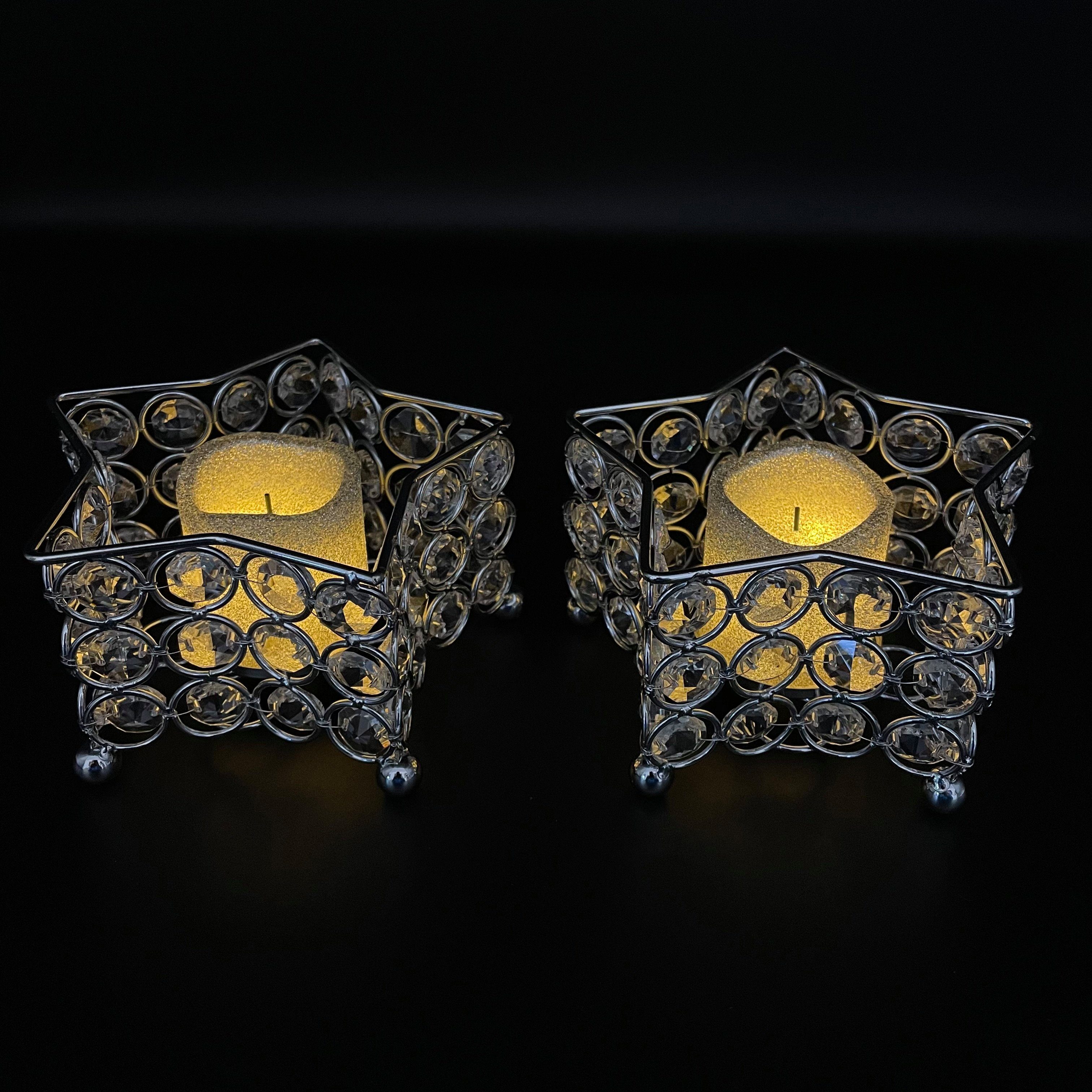 Online-Fuchs Teelichthalter als 2er Set in Sternformen mit LED-Kerze inkl. Timer SILBER (mit Kristallen, Kerze mit Glitzerüberzug, für Kerzen bis zu 5 cm Durchmesser, Votivkerze inkl. 6-Stunden-Timer, aus Metall), aus Metall, handgefertigt, Maße: 12x12x8 cm