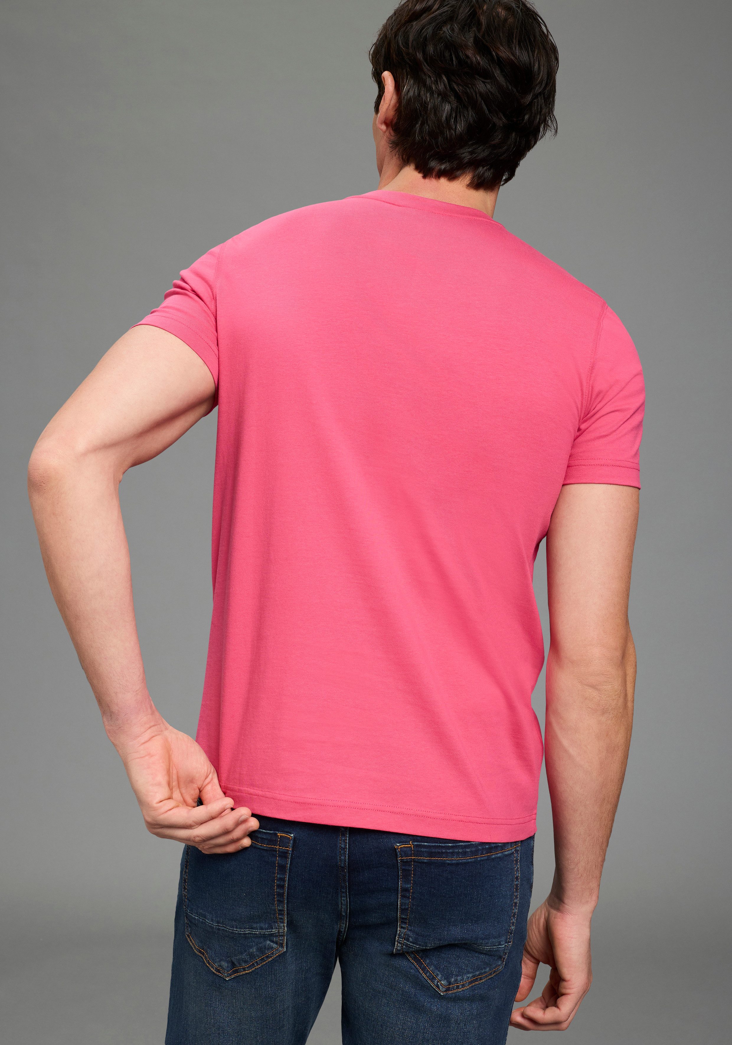 Bruno Banani T-Shirt Halbarmshirt, mit Rundhalsausschnitt, bedruckt, aus Single Jersey