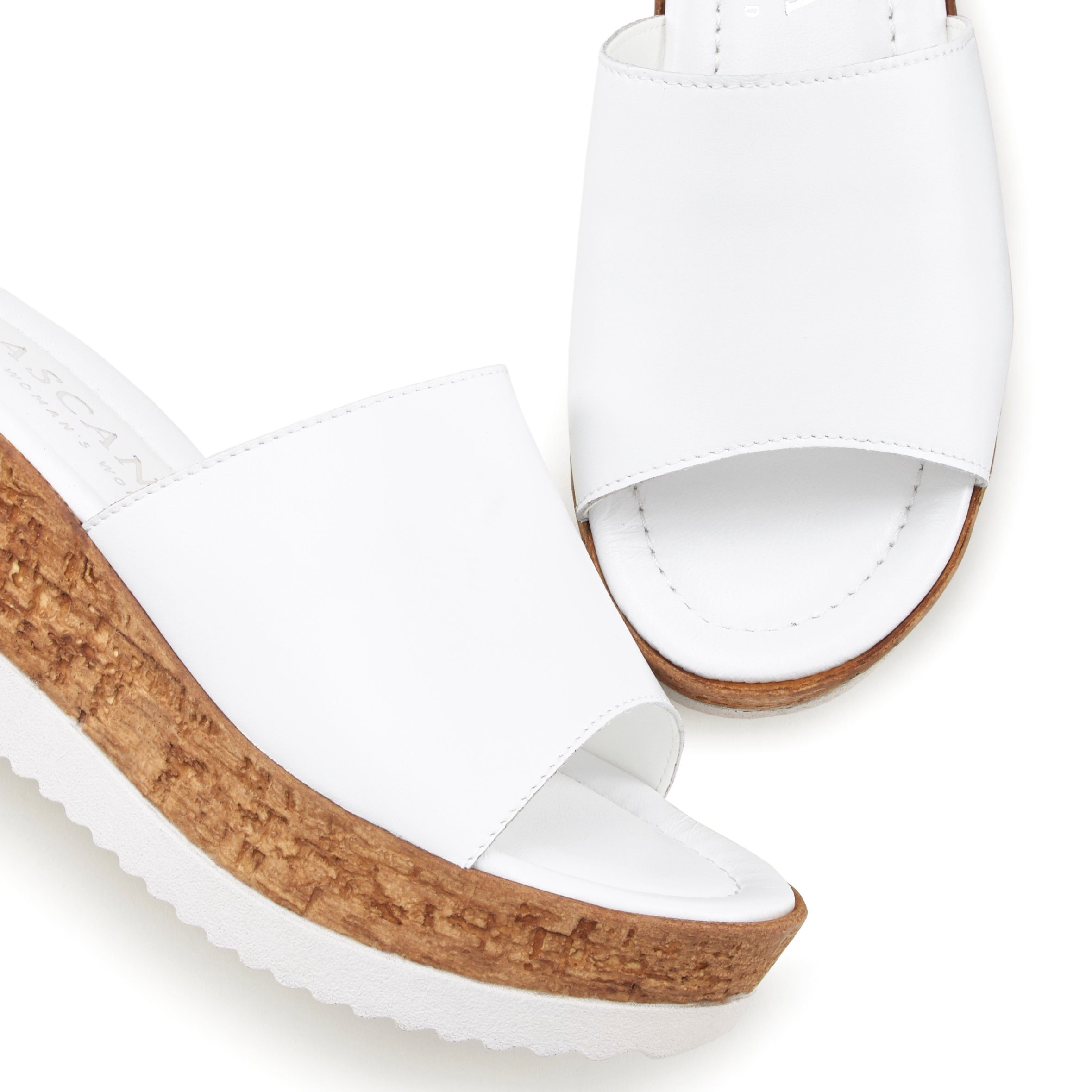 Pantolette Schuh Leder Keilabsatz Mule, offener LASCANA aus weiß mit Sandale,