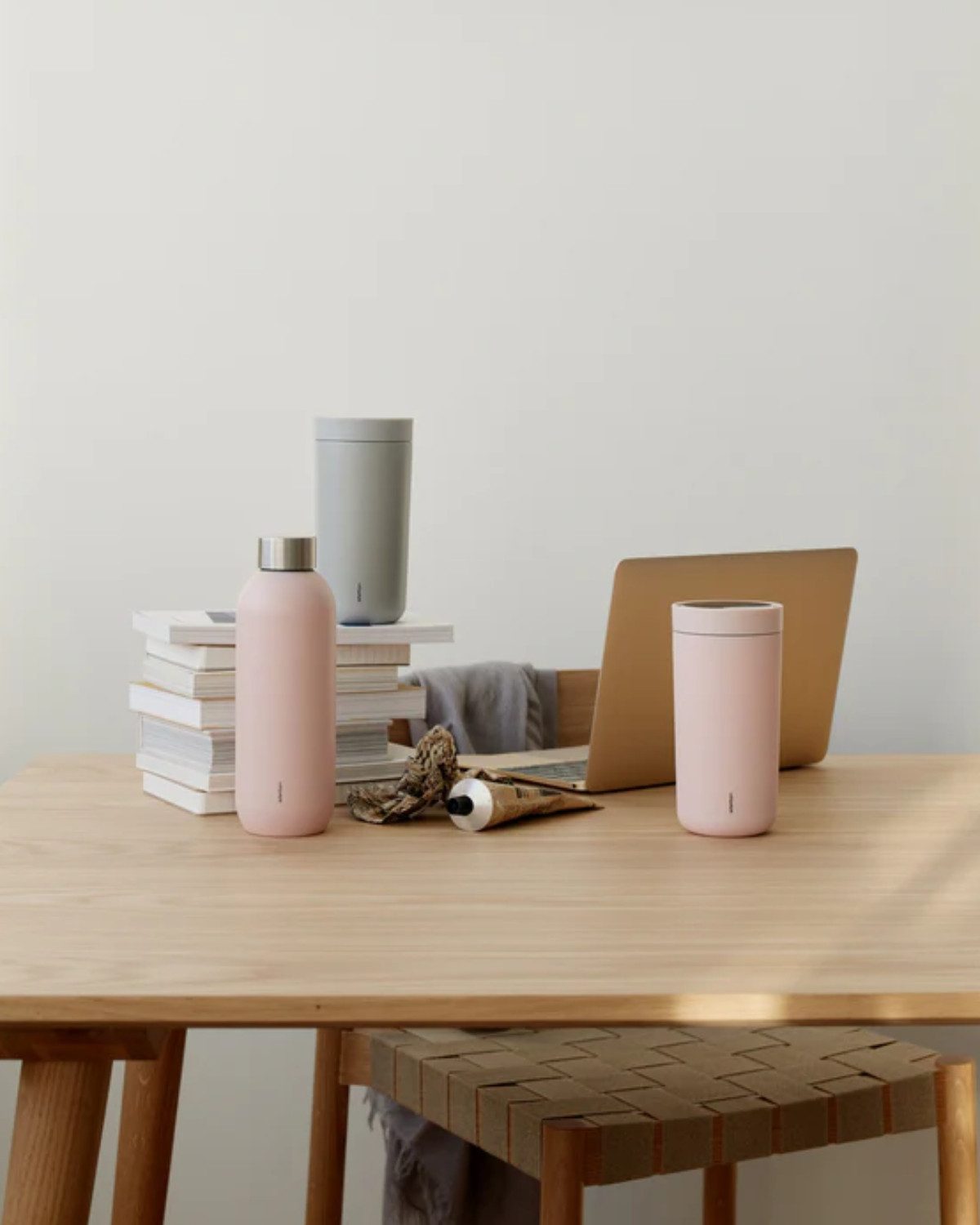 Stelton Thermobecher Stelton Keep Cool Isolierflasche 600 ml, Edelstahl, pulverlackiert,PP Kunststoff,Silikone