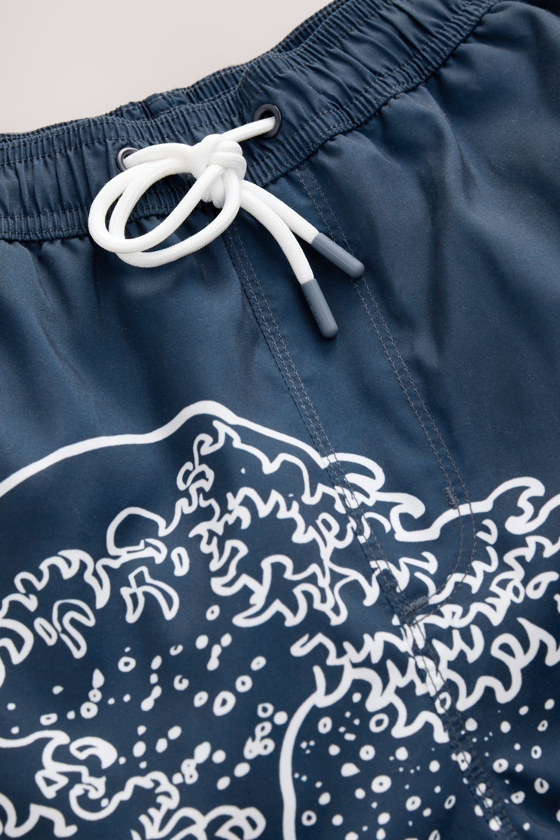 Next Badeshorts Lizenzierte Badeshorts mit Blätter-Print günstig online kaufen