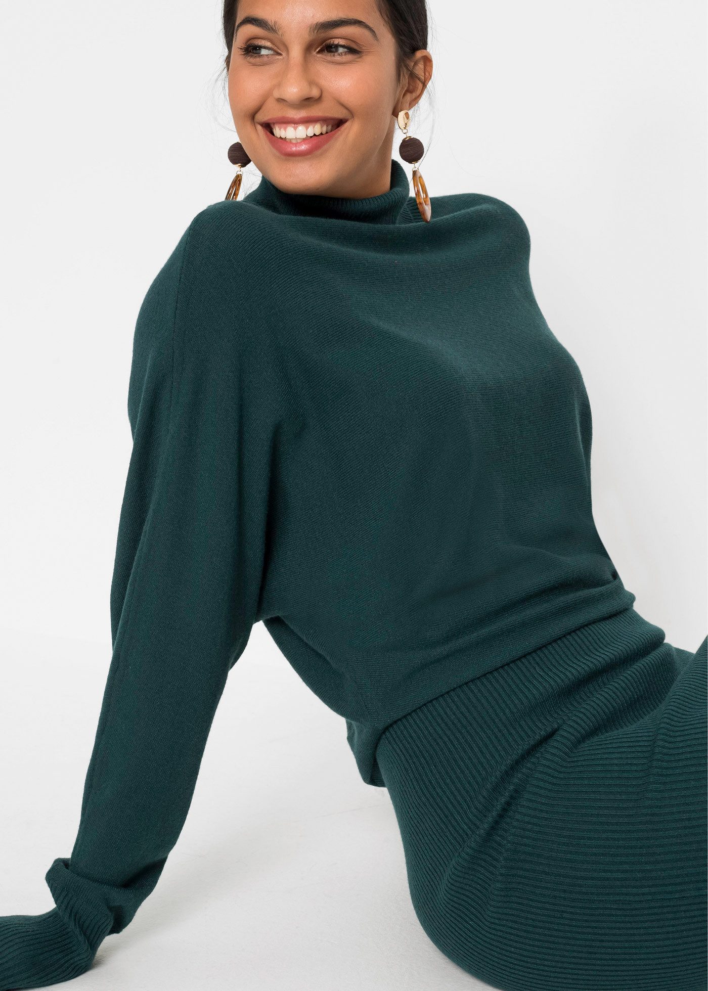bonprix Strickkleid mit Rollkragen, aus Viskose, Polyamid und Polyester