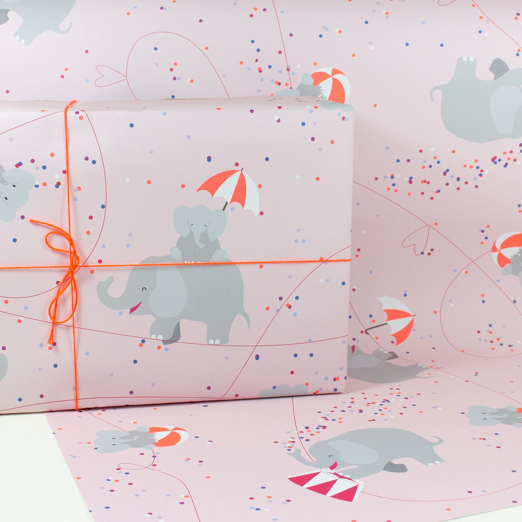 Bow & Hummingbird Geschenkpapier Geschenkpapier Circus Elephants, 100% Recyclingpapier