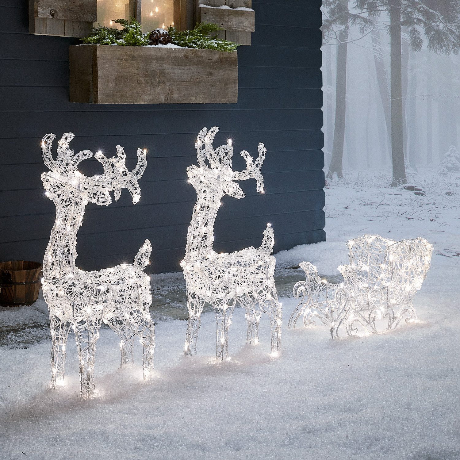 Lights4fun LED-Dekofigur LED-Rentiere mit Schlitten Swinsty, Weihnachtsbeleuchtung, Höhe Rentiere: 70cm