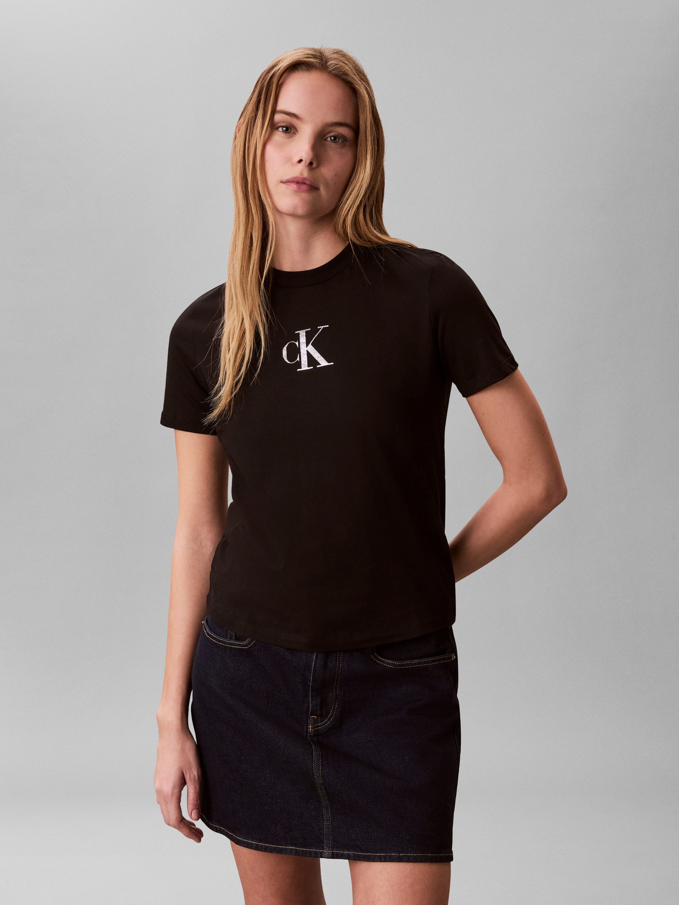 Calvin Klein Jeans T-Shirt Regular Fit, glänzender Logodruck, Rundhalsausschnitt