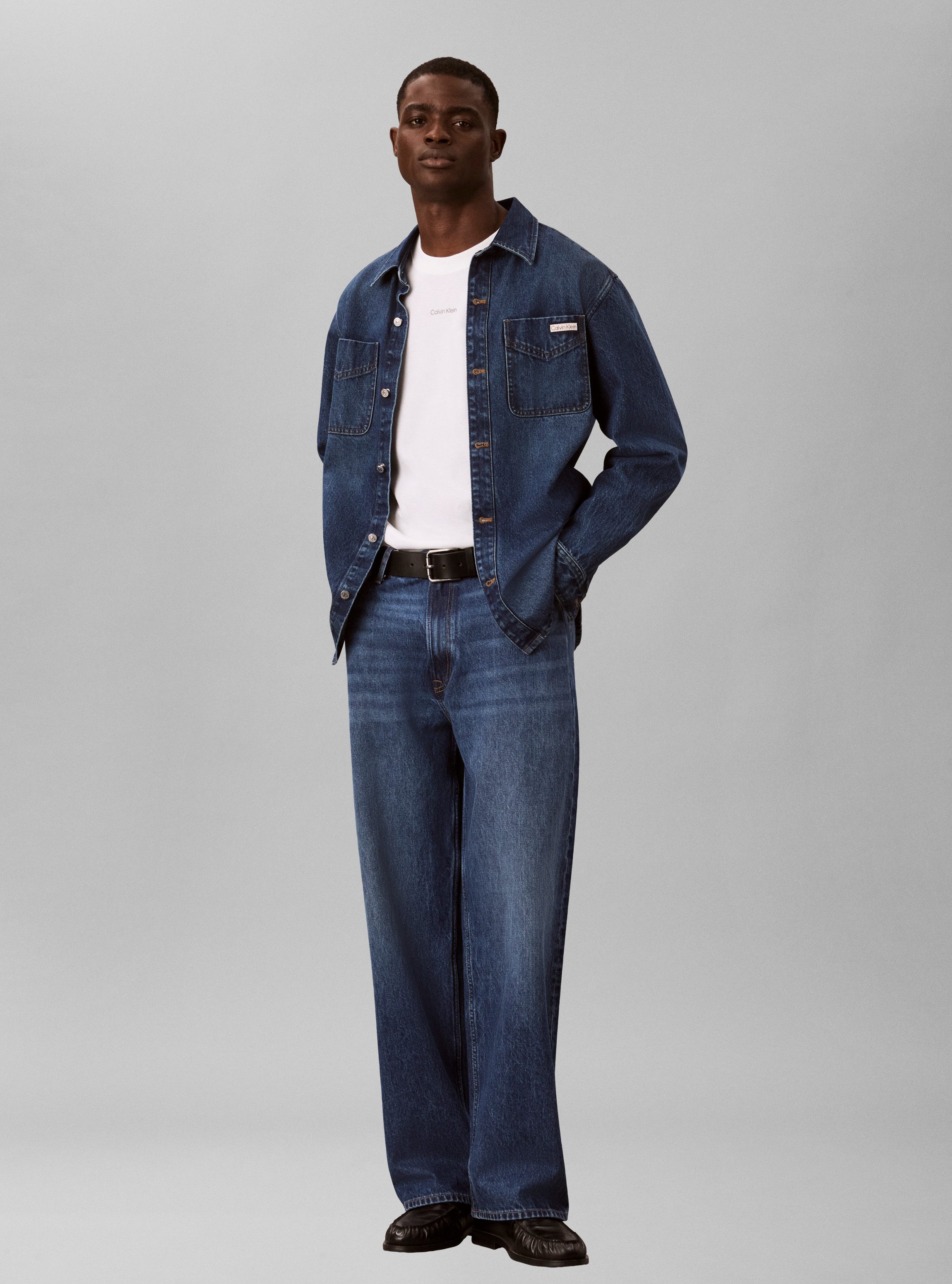 Calvin Klein Jeans Langarmshirt EASY 20S RETRO CALVIN BACK Regular fit mit Markenprint – Bild 5 von 5