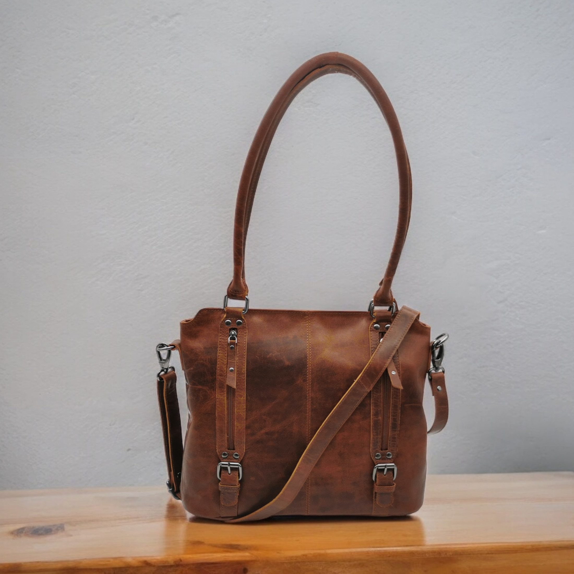 Ella Eisvogel Henkeltasche Echtledertasche aus geöltem Büffelleder, langlebig & robust