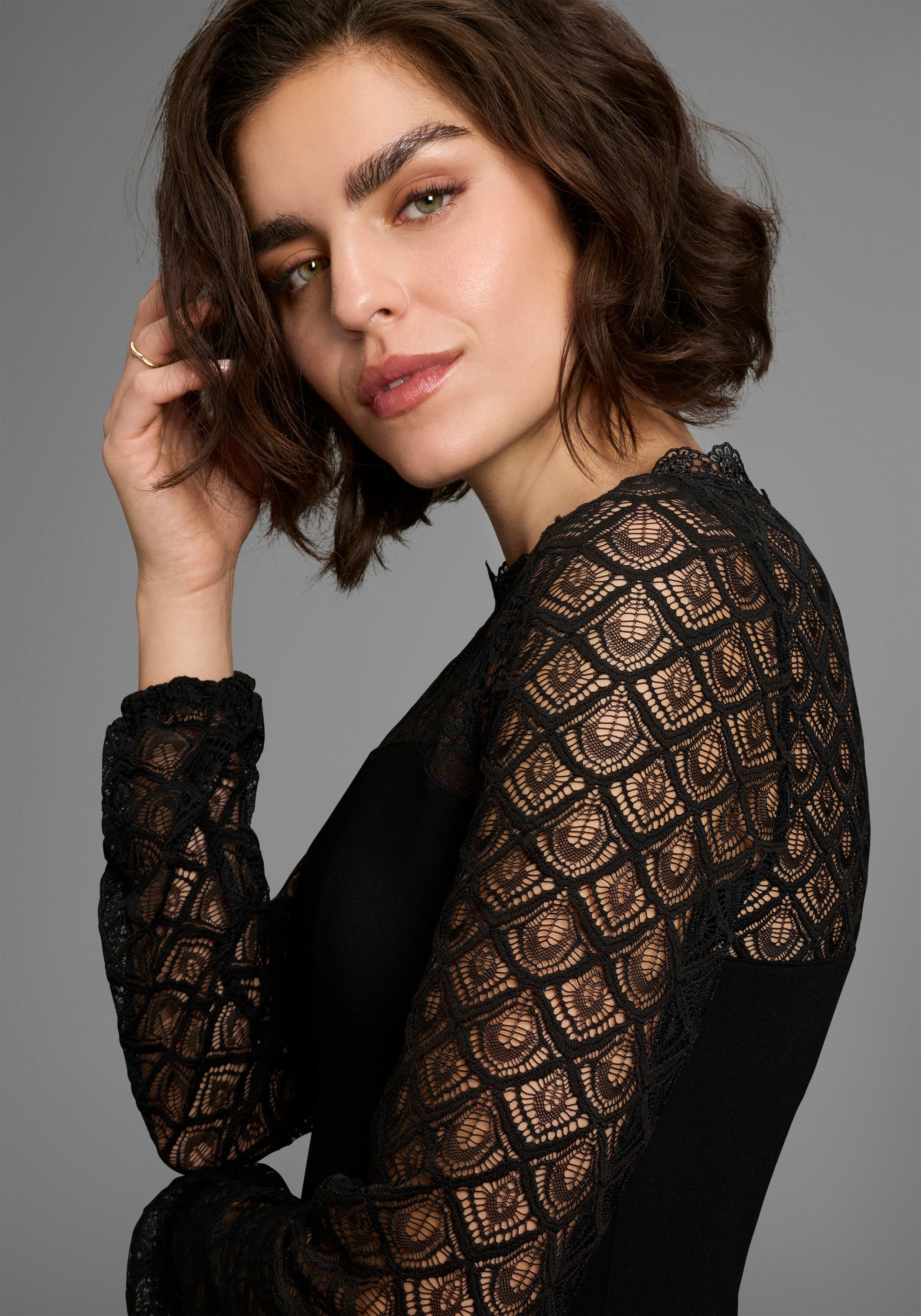 Laura Scott Spitzenkleid mit edler Zierborte